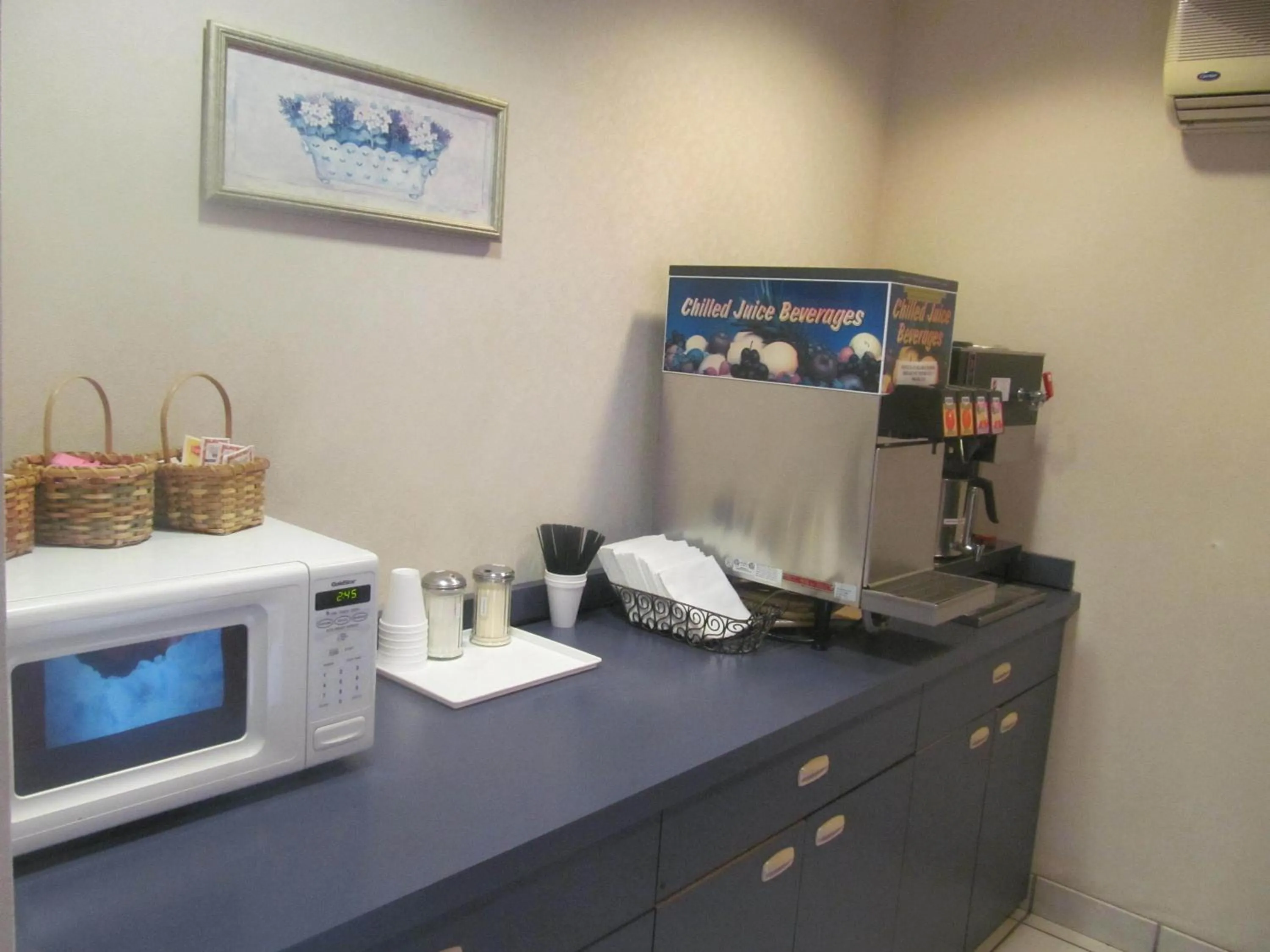 Restaurant/places to eat in Microtel Inn by Wyndham Champaign