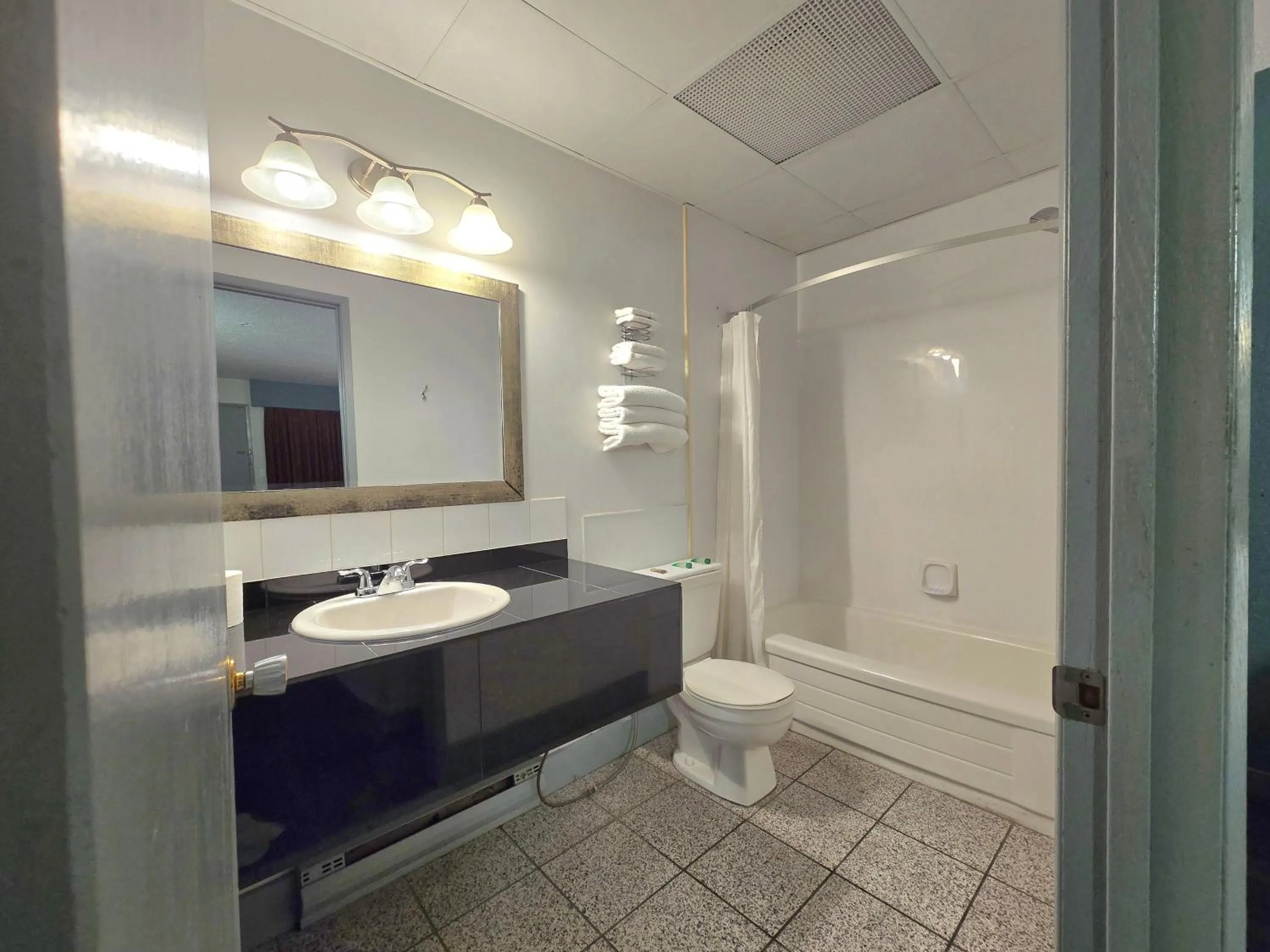 Bathroom in Alpine Inn