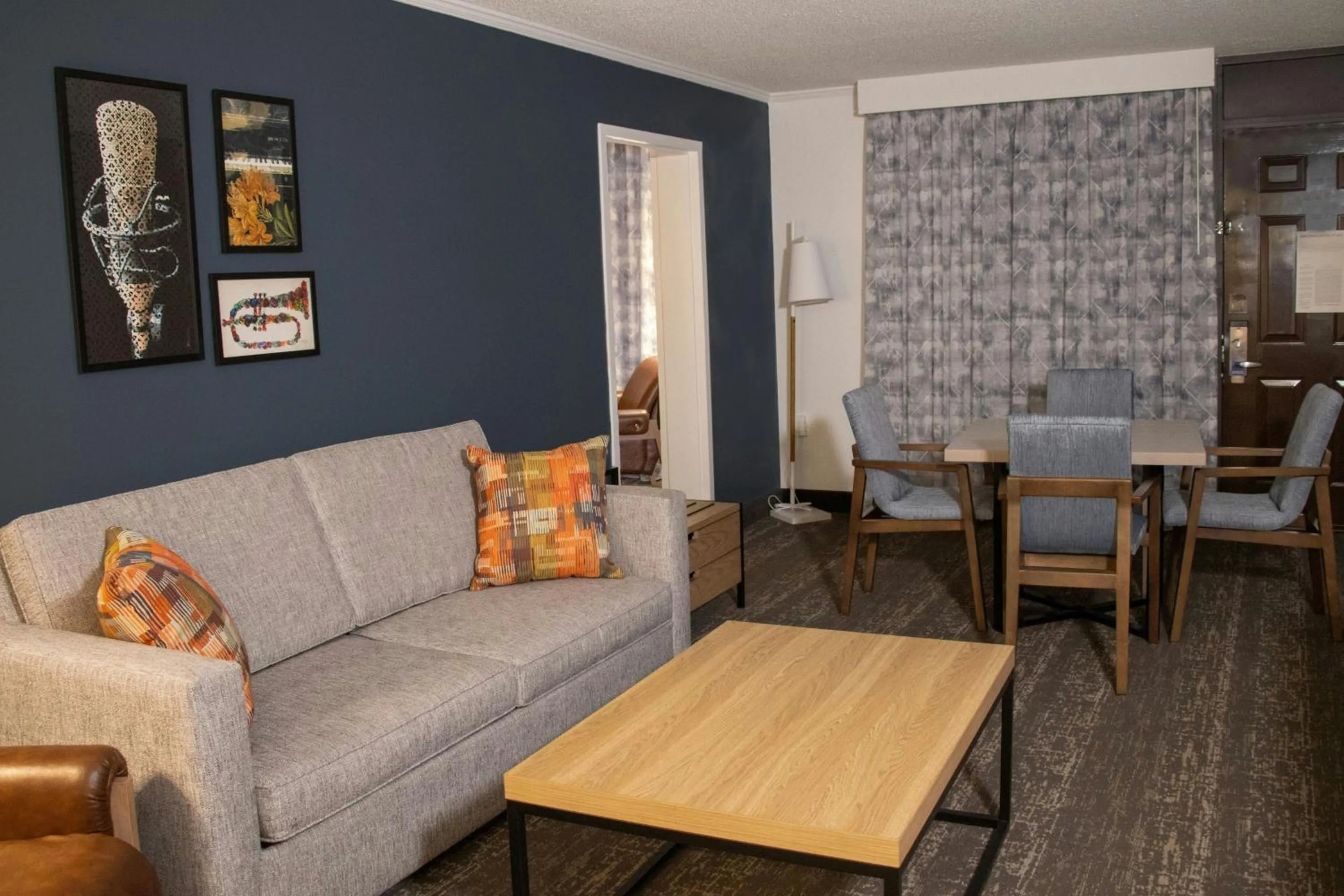 Photo of the whole room in The Inn at Opryland, A Gaylord Hotel