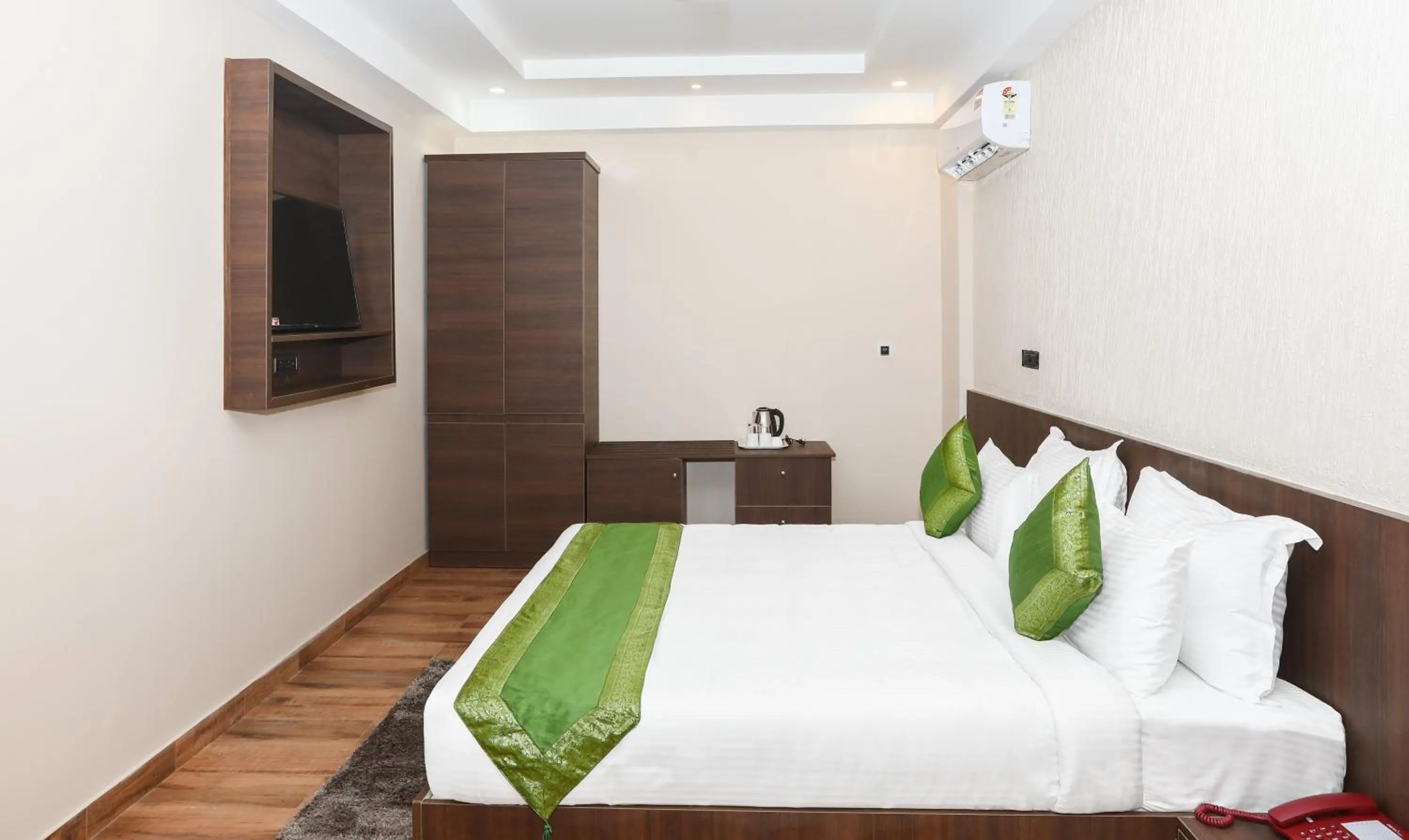 Bedroom, Bed in Treebo Durga Boji Grand, Gonikoppal Town