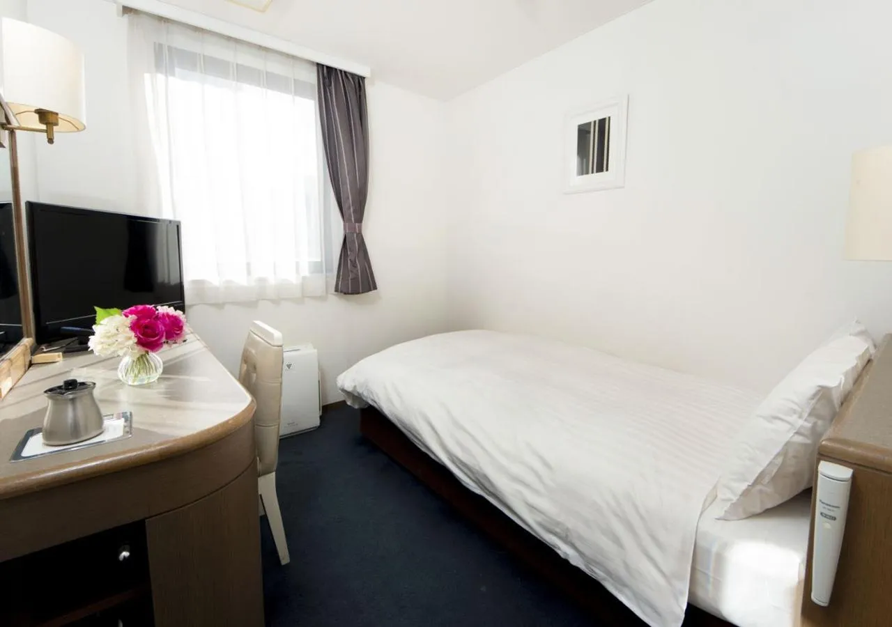 Photo of the whole room, Bed in Grand Park Hotel Panex Tokyo