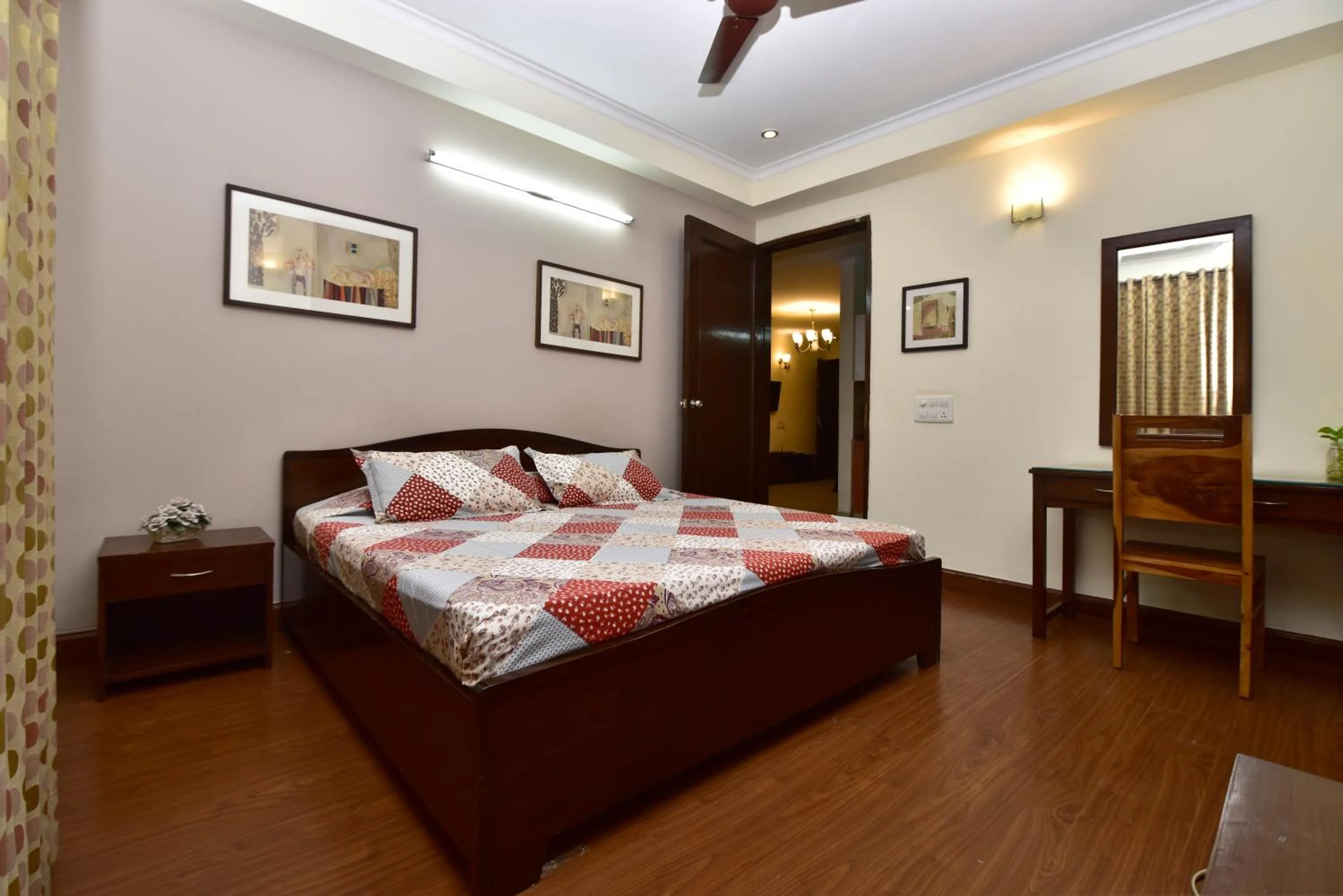 Bed in 2BHK Comfortable Furnished Serviced Apartments in Hauz Khas - Woodpecker Apartments