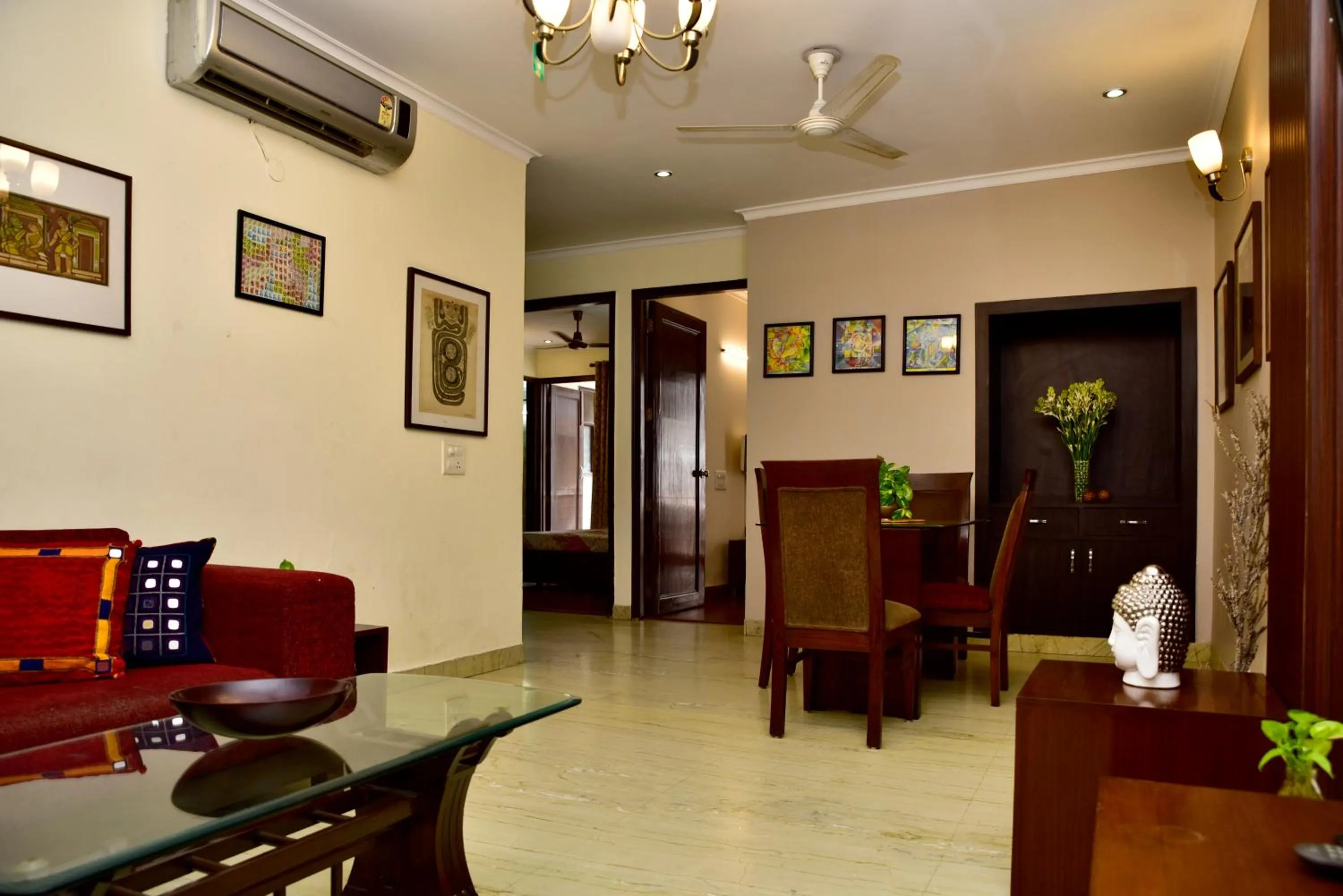 Living room in 2BHK Comfortable Furnished Serviced Apartments in Hauz Khas - Woodpecker Apartments