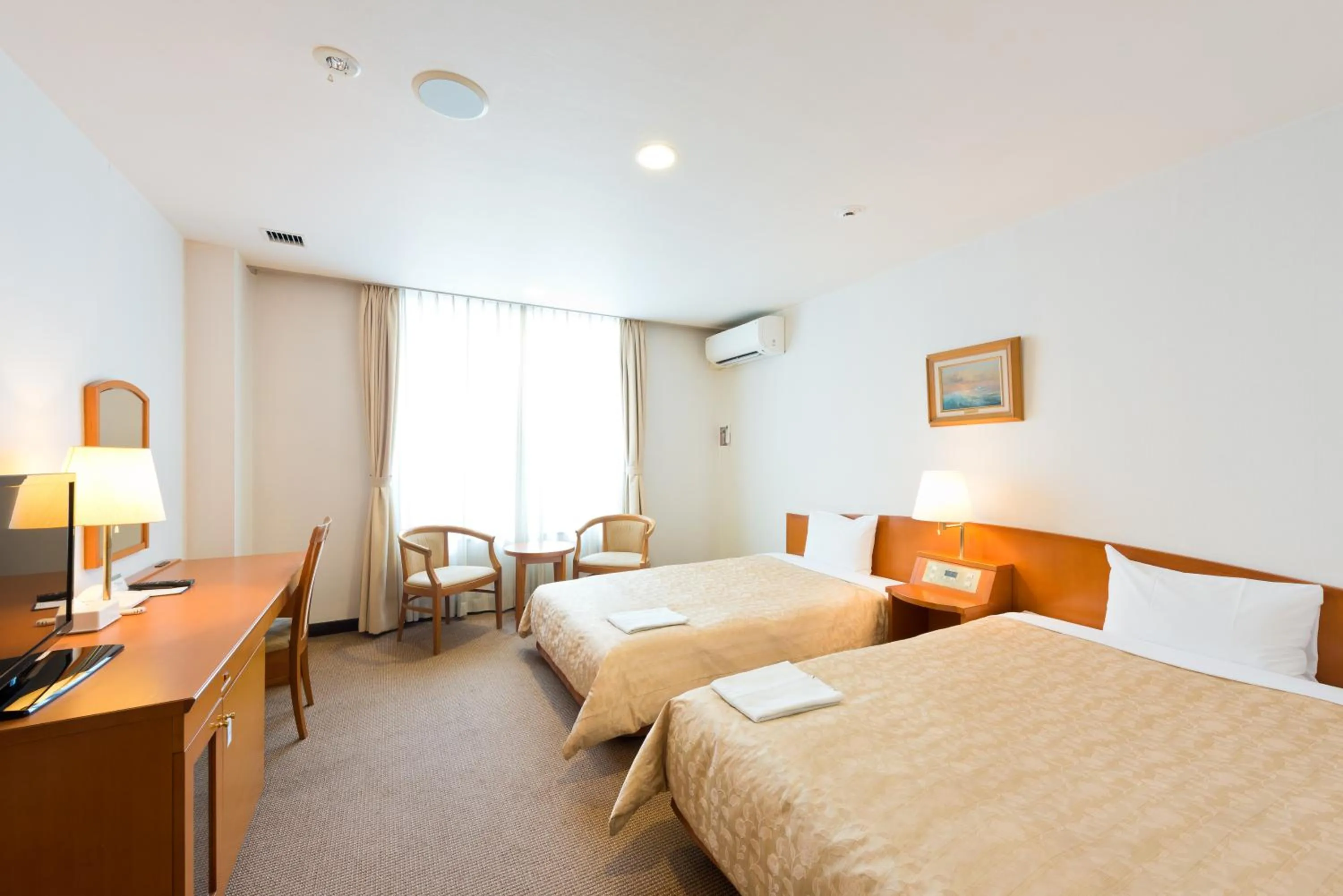 Photo of the whole room in ESCALE-YOKOHAMA