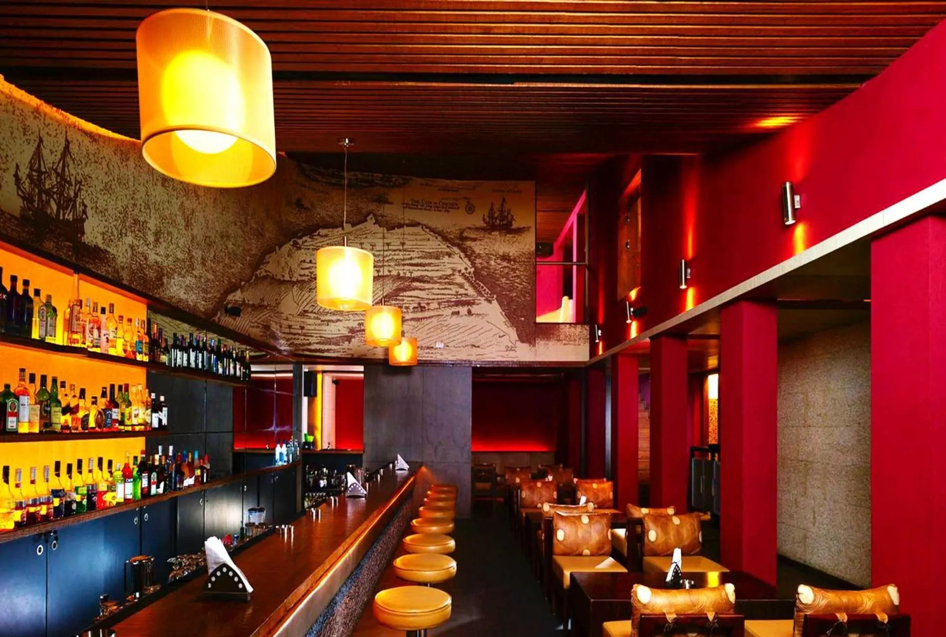 Restaurant/places to eat in Grand Hotel