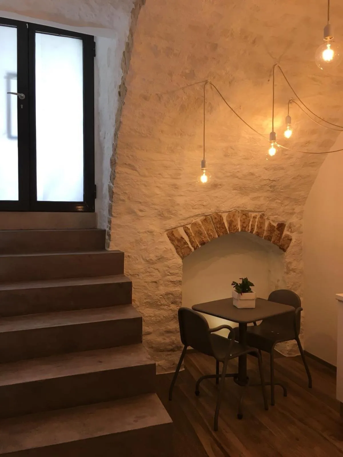Dining area in L'ArChasetta Historic Apartments