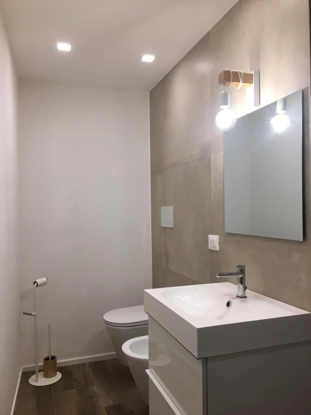 Toilet in L'ArChasetta Historic Apartments