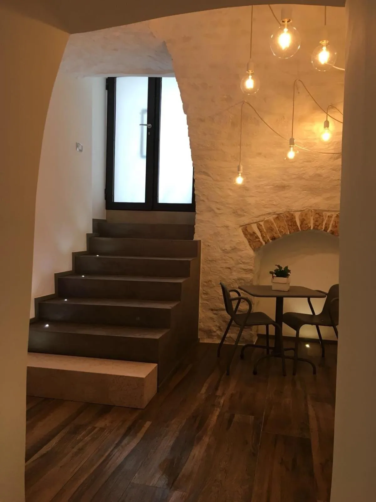 Dining area in L'ArChasetta Historic Apartments