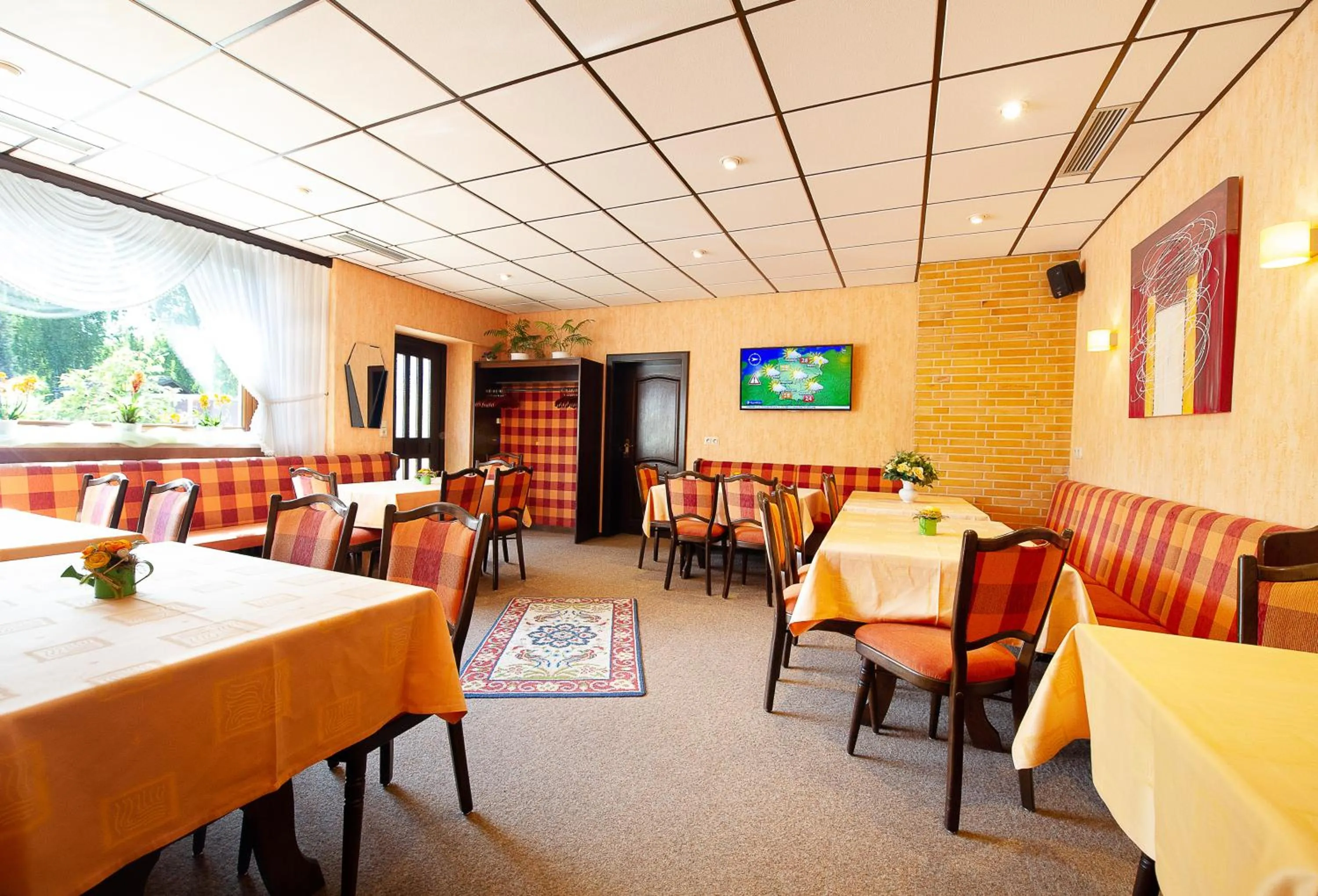 Restaurant/places to eat in Hotel Meyer