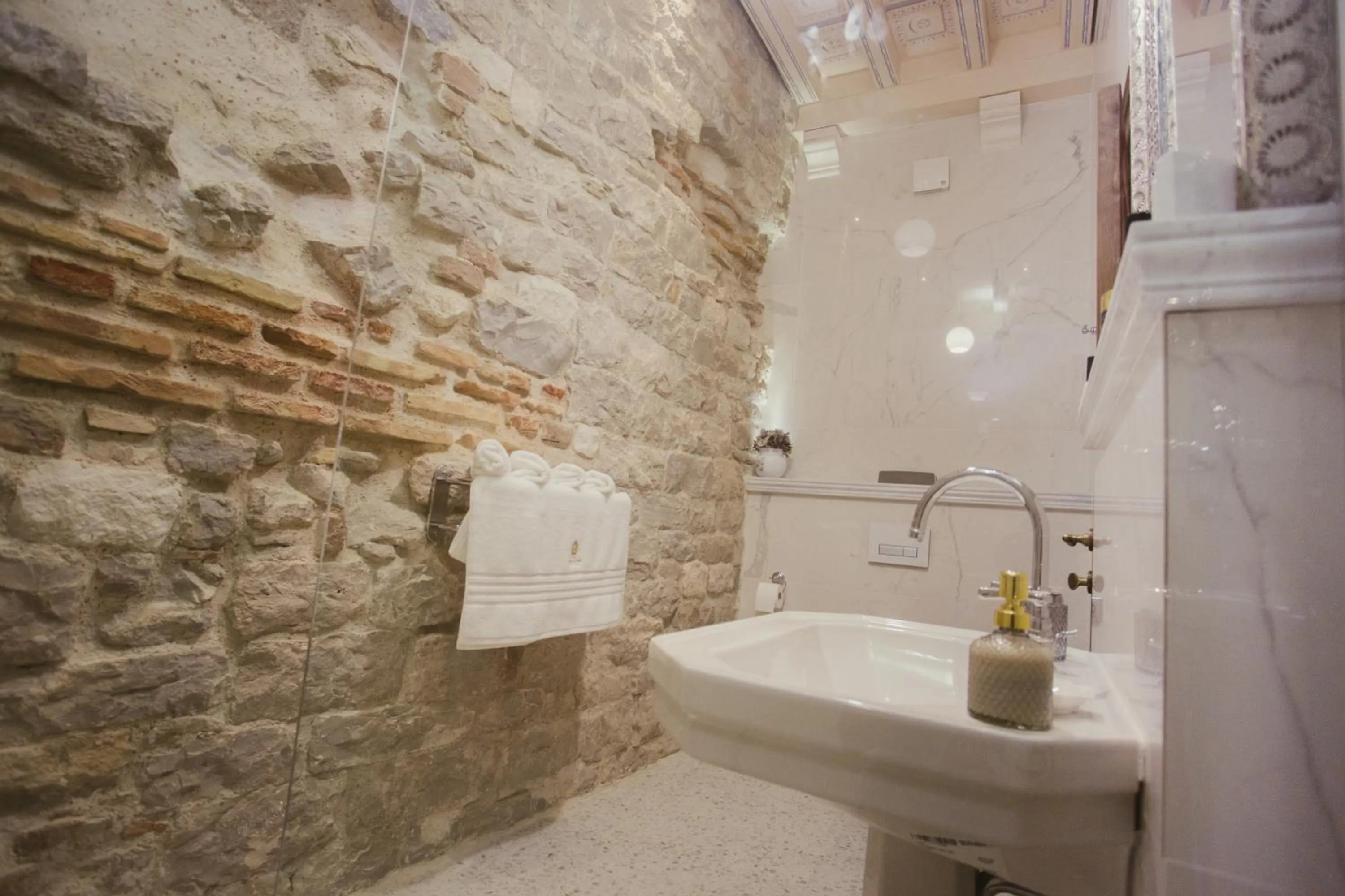 Bathroom in Heritage Hotel Cardo