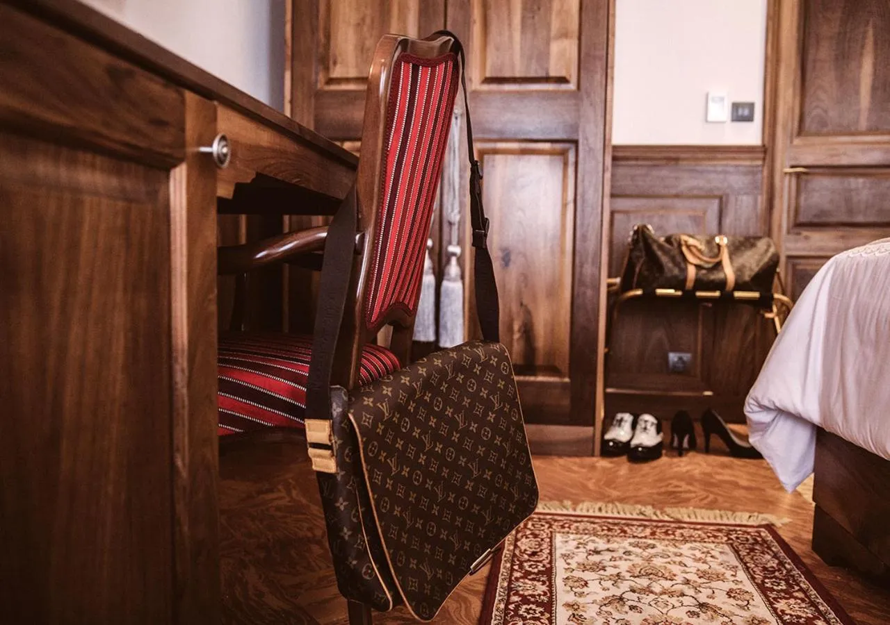 Decorative detail, Bed in Heritage Hotel Cardo