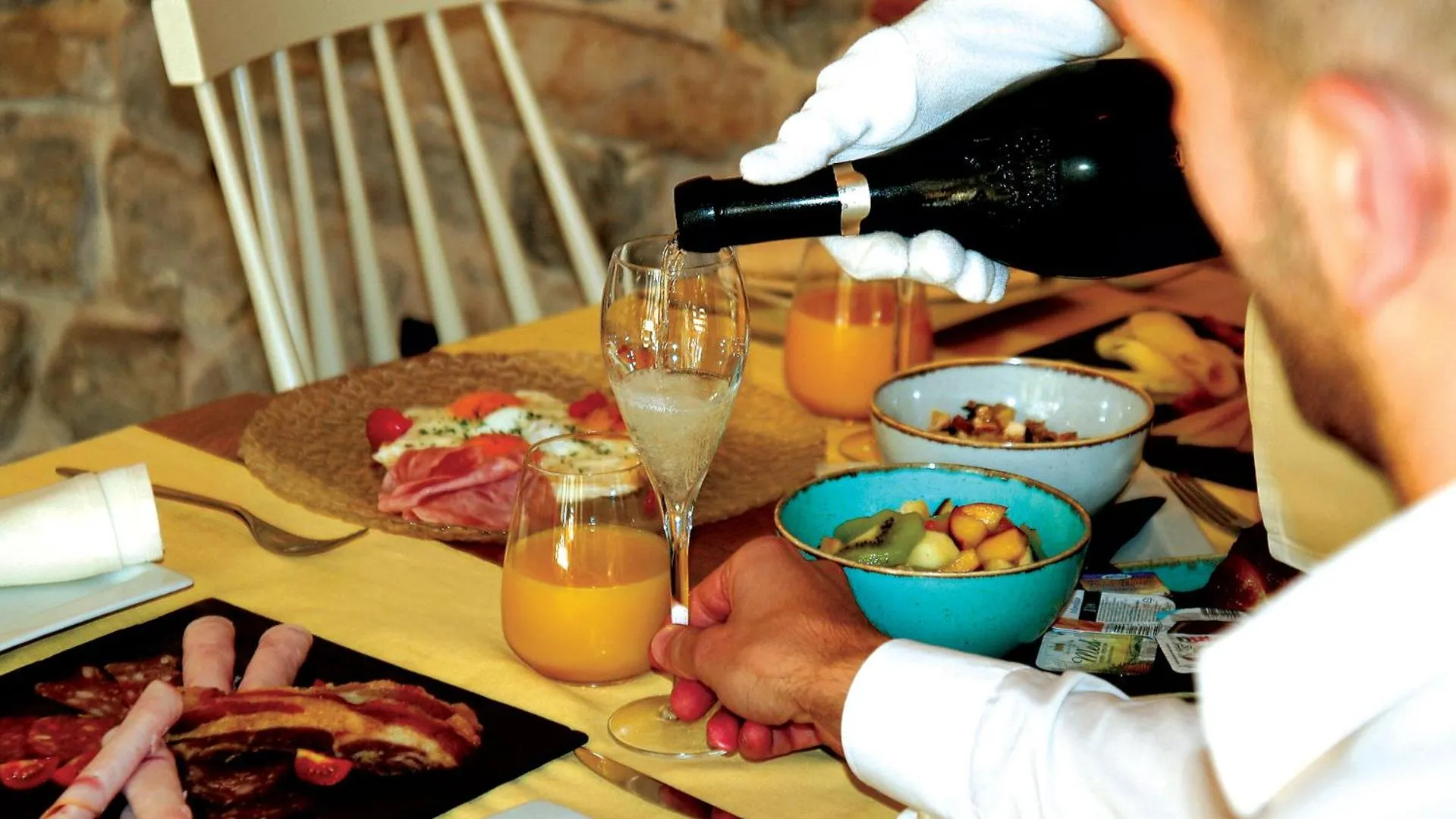 Breakfast in Heritage Hotel Cardo