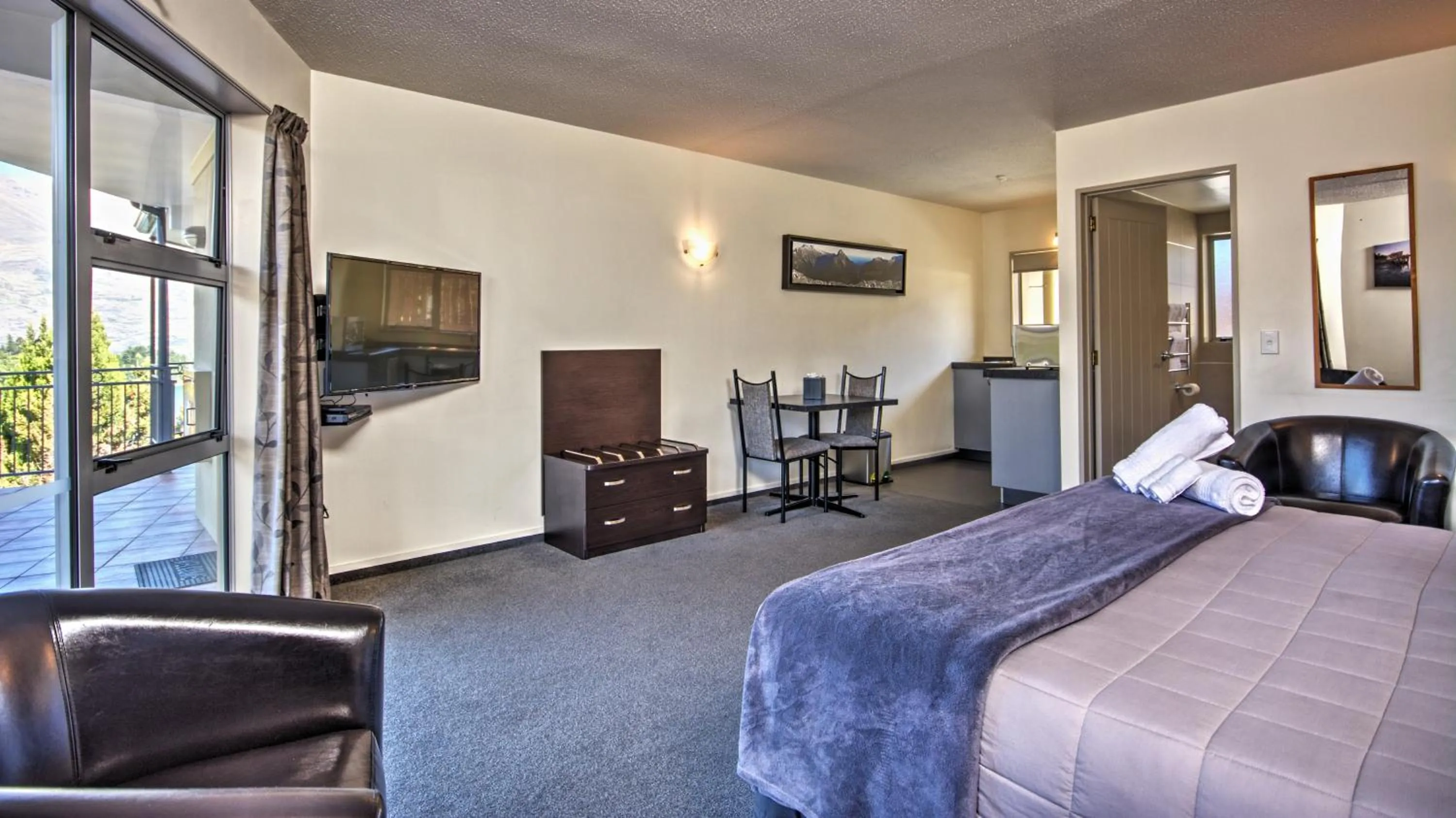 Bed in Alexis Motel & Apartments