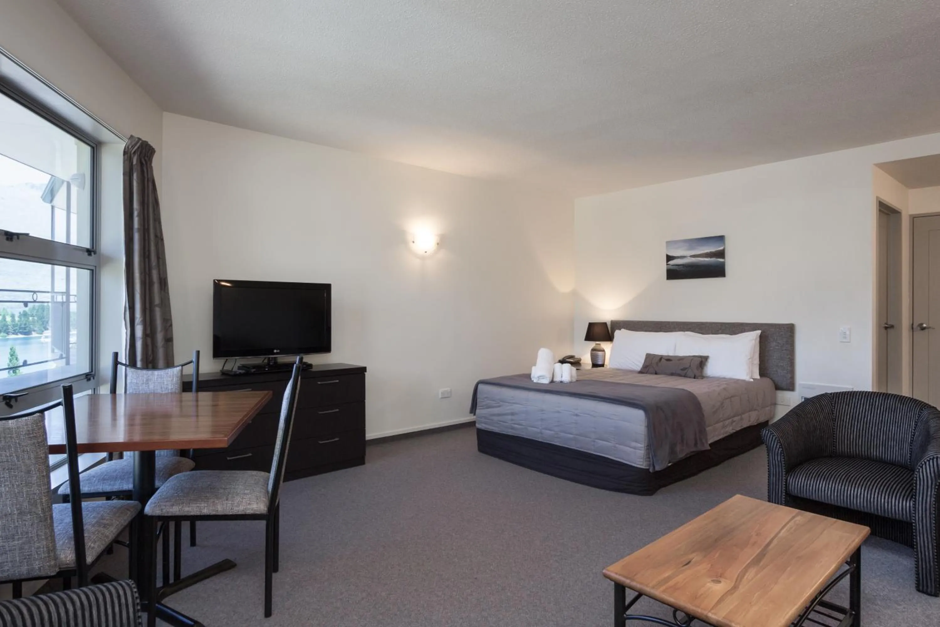 Bed in Alexis Motel & Apartments