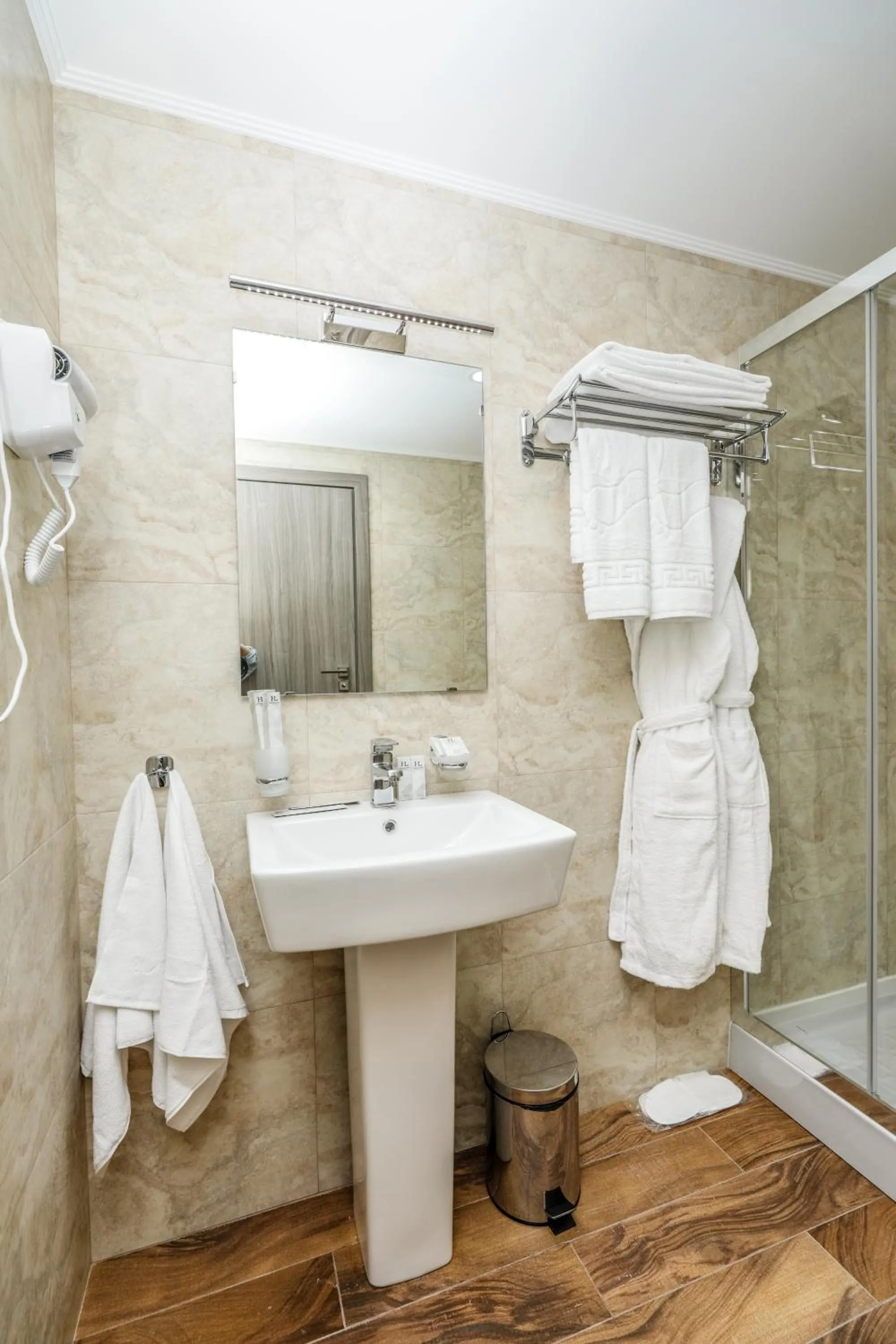 Bathroom in Bien hotel