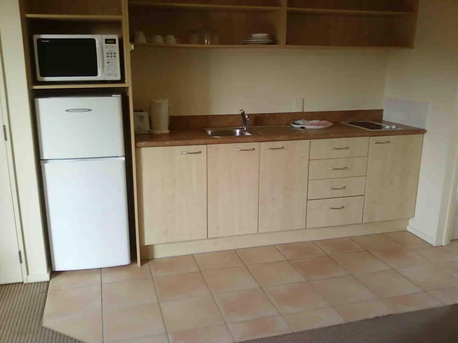 kitchen in Avondale Motor Inn