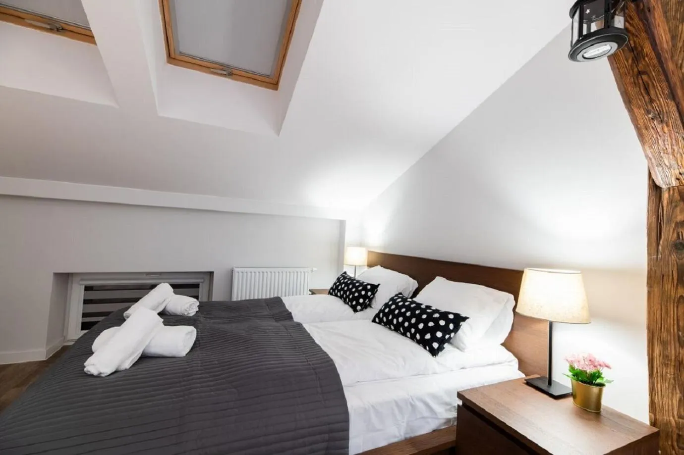 Photo of the whole room, Bed in DIETLA 99 APARTMENTS - IDEAL LOCATION - in the heart of Krakow