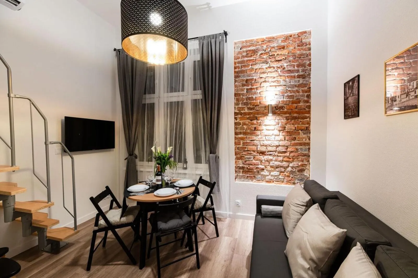 Photo of the whole room in DIETLA 99 APARTMENTS - IDEAL LOCATION - in the heart of Krakow