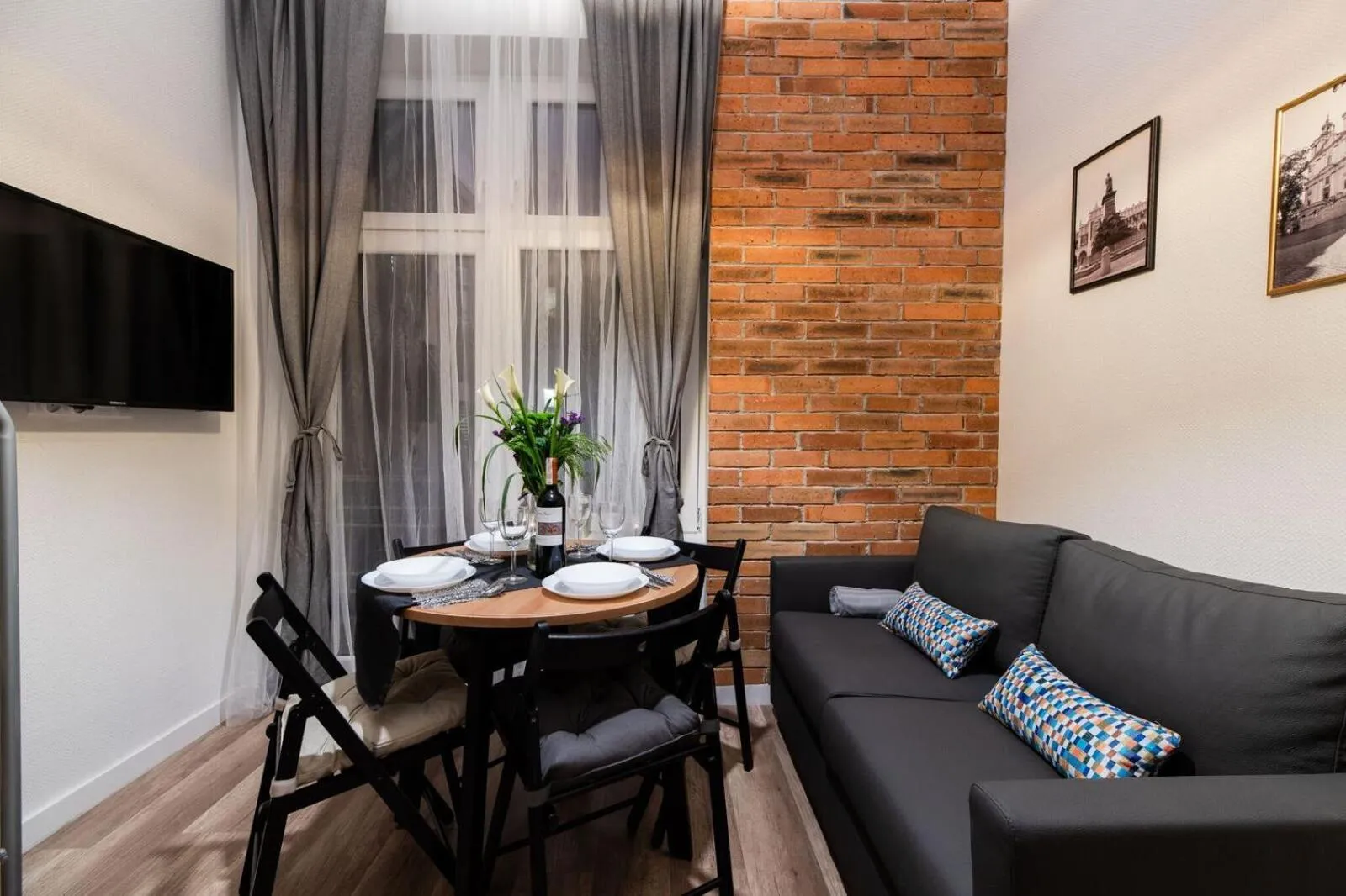 Photo of the whole room in DIETLA 99 APARTMENTS - IDEAL LOCATION - in the heart of Krakow