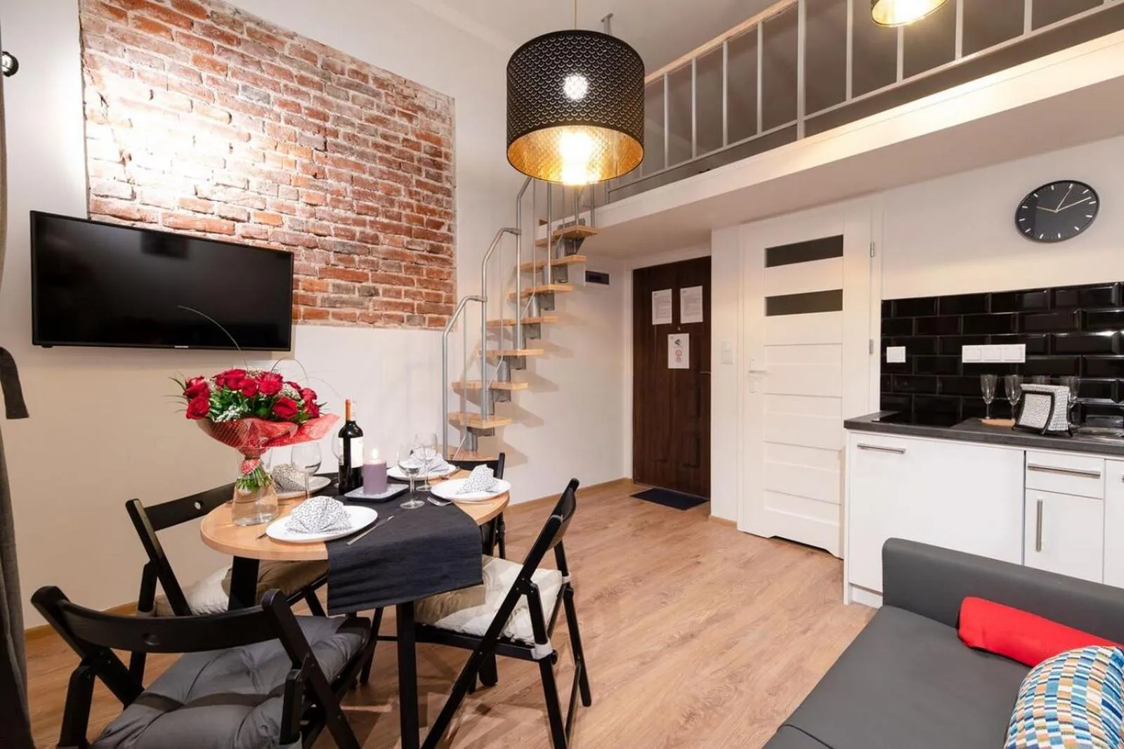 Photo of the whole room in DIETLA 99 APARTMENTS - IDEAL LOCATION - in the heart of Krakow