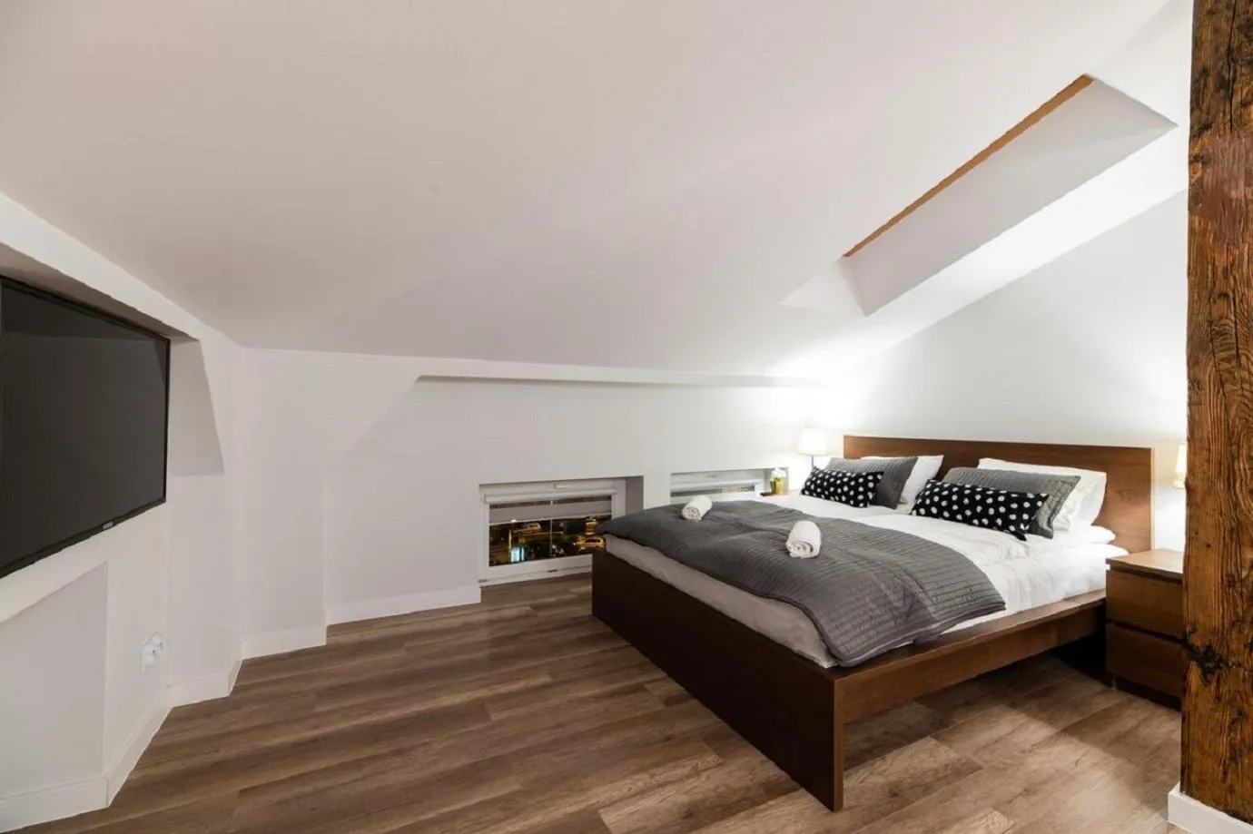 Photo of the whole room, Bed in DIETLA 99 APARTMENTS - IDEAL LOCATION - in the heart of Krakow