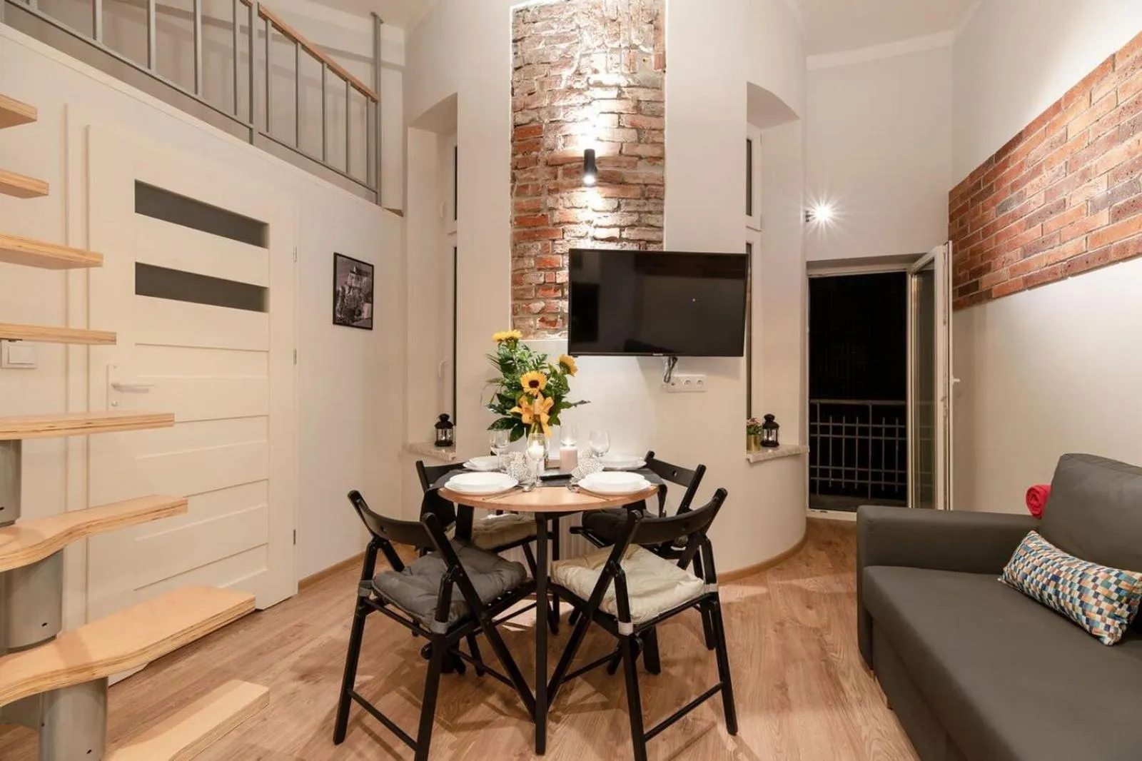 Photo of the whole room in DIETLA 99 APARTMENTS - IDEAL LOCATION - in the heart of Krakow