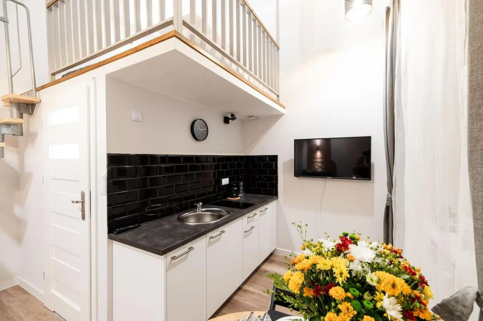 Photo of the whole room in DIETLA 99 APARTMENTS - IDEAL LOCATION - in the heart of Krakow