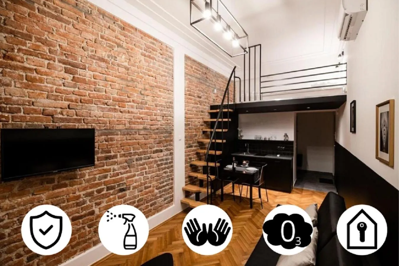 Seating area in DIETLA 99 APARTMENTS - IDEAL LOCATION - in the heart of Krakow