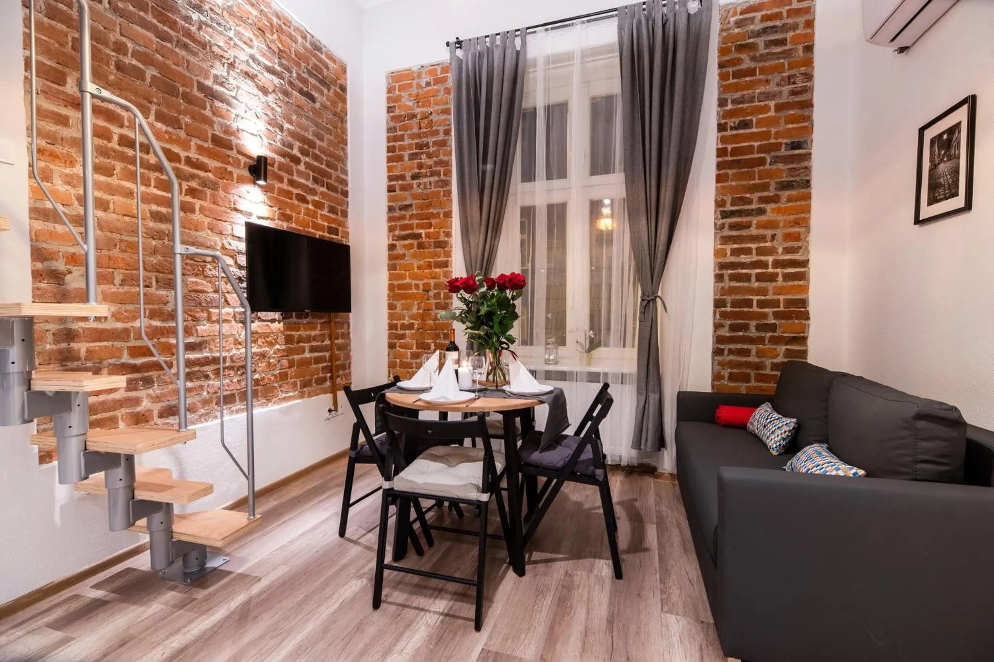 Photo of the whole room in DIETLA 99 APARTMENTS - IDEAL LOCATION - in the heart of Krakow