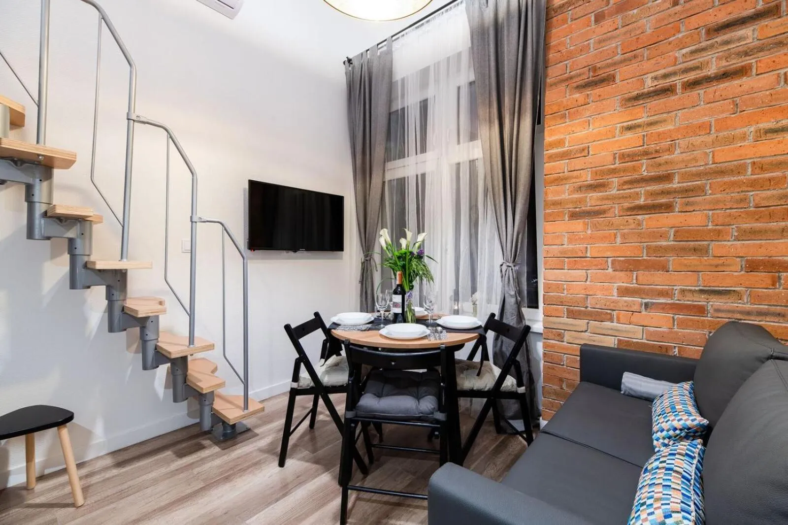 Photo of the whole room in DIETLA 99 APARTMENTS - IDEAL LOCATION - in the heart of Krakow