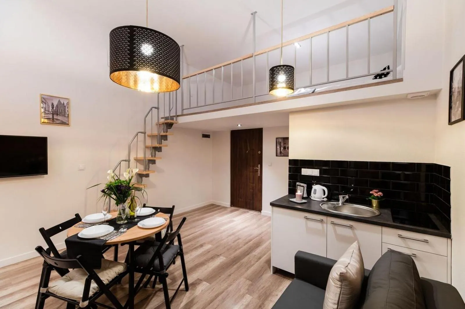 Photo of the whole room in DIETLA 99 APARTMENTS - IDEAL LOCATION - in the heart of Krakow