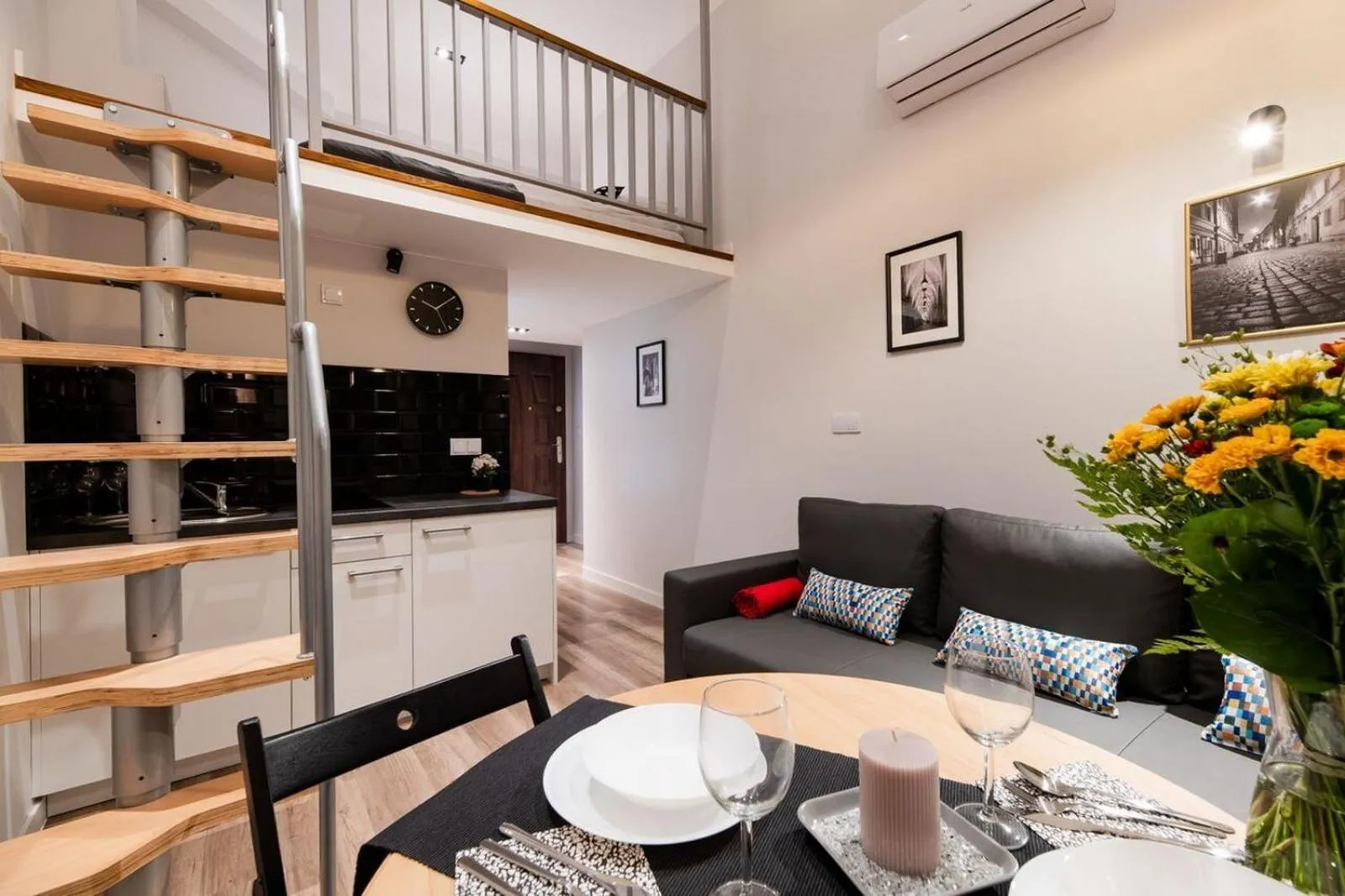 Photo of the whole room in DIETLA 99 APARTMENTS - IDEAL LOCATION - in the heart of Krakow