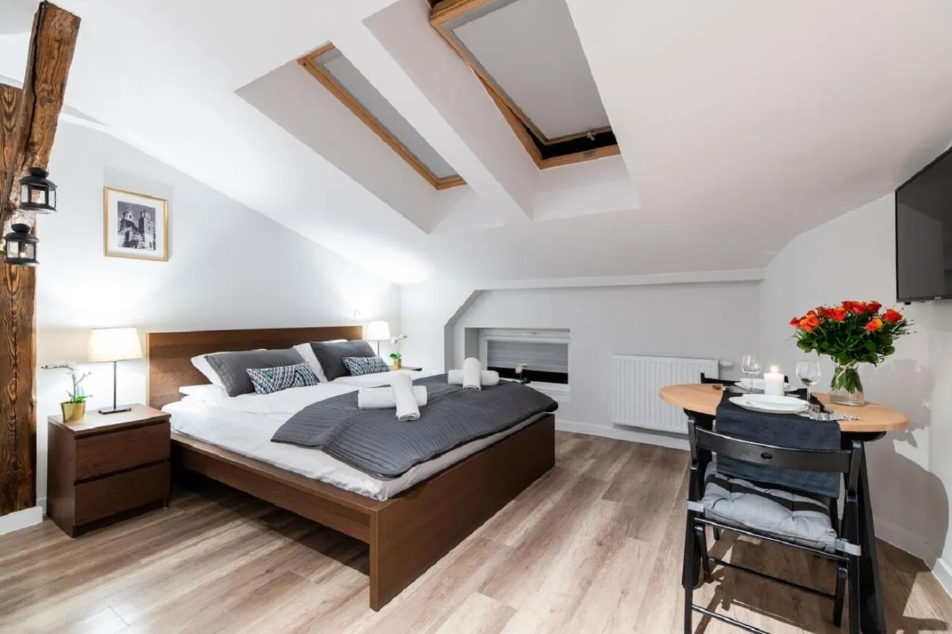 Photo of the whole room, Bed in DIETLA 99 APARTMENTS - IDEAL LOCATION - in the heart of Krakow