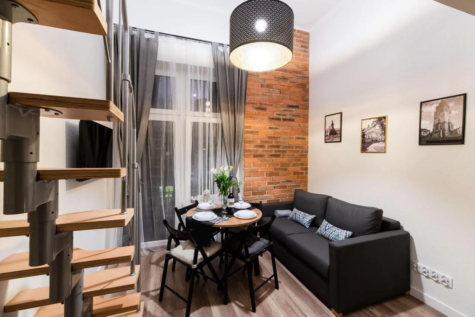 Seating area in DIETLA 99 APARTMENTS - IDEAL LOCATION - in the heart of Krakow