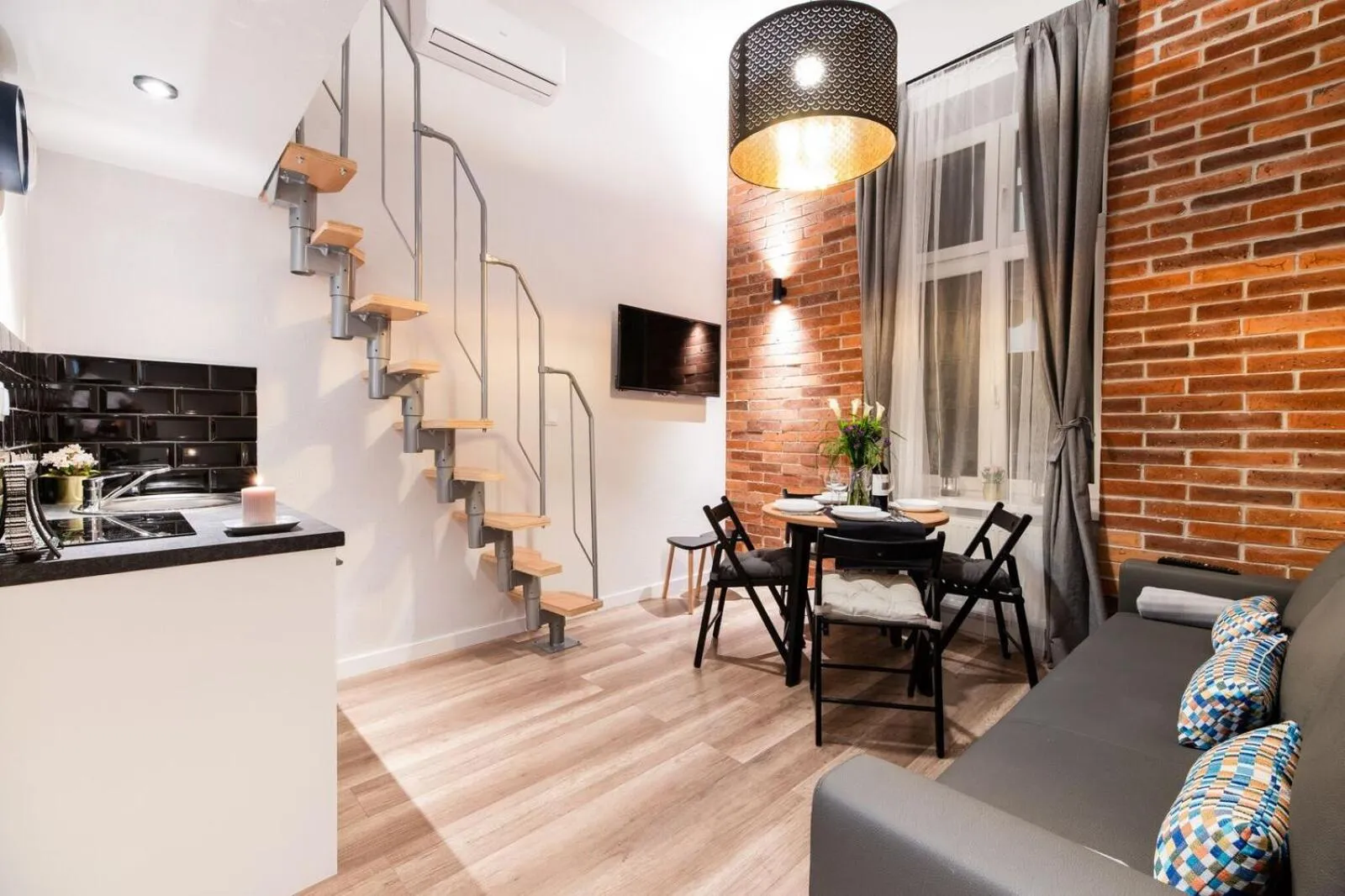 Photo of the whole room in DIETLA 99 APARTMENTS - IDEAL LOCATION - in the heart of Krakow