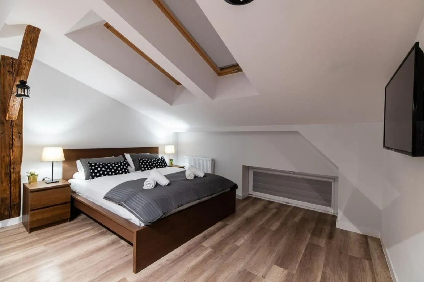 Photo of the whole room, Bed in DIETLA 99 APARTMENTS - IDEAL LOCATION - in the heart of Krakow