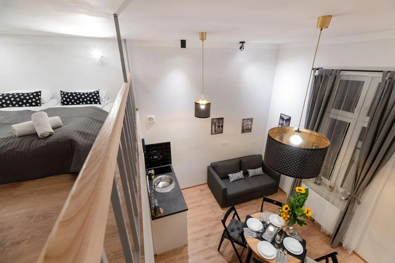 Photo of the whole room, Bed in DIETLA 99 APARTMENTS - IDEAL LOCATION - in the heart of Krakow