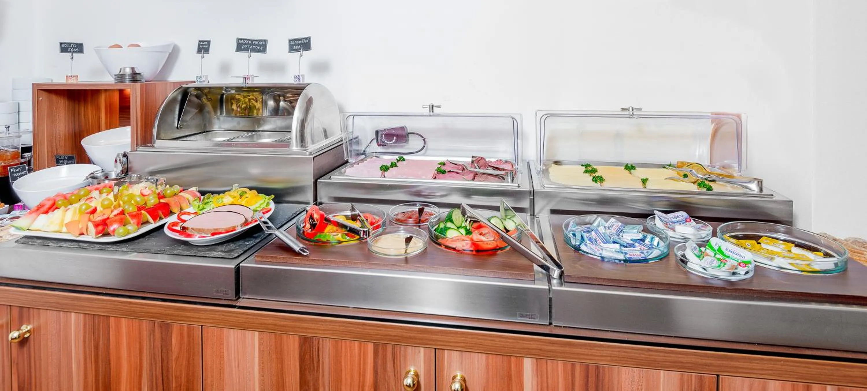 Buffet breakfast in Hotel Residence Bijou de Prague