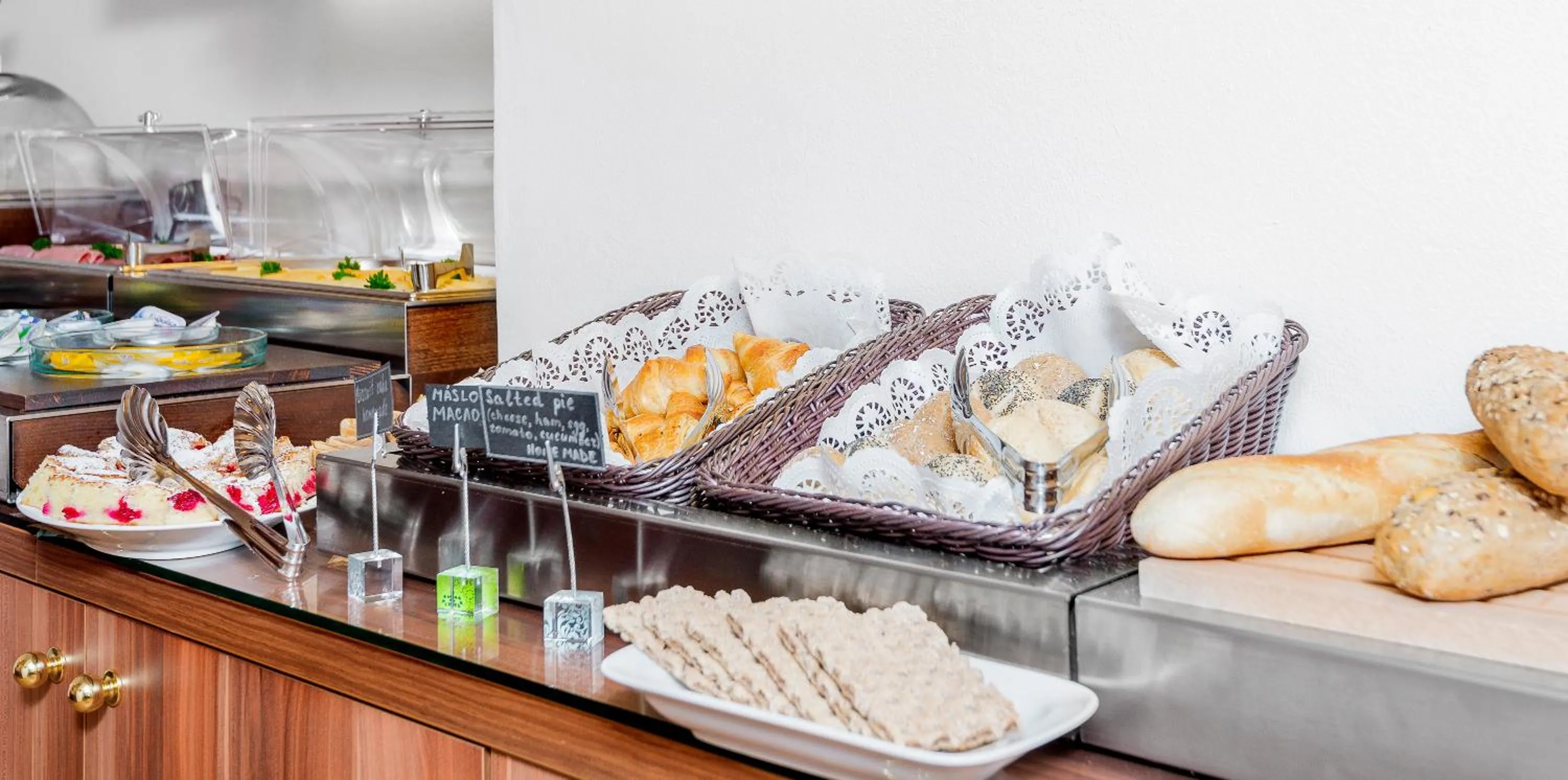 Buffet breakfast in Hotel Residence Bijou de Prague