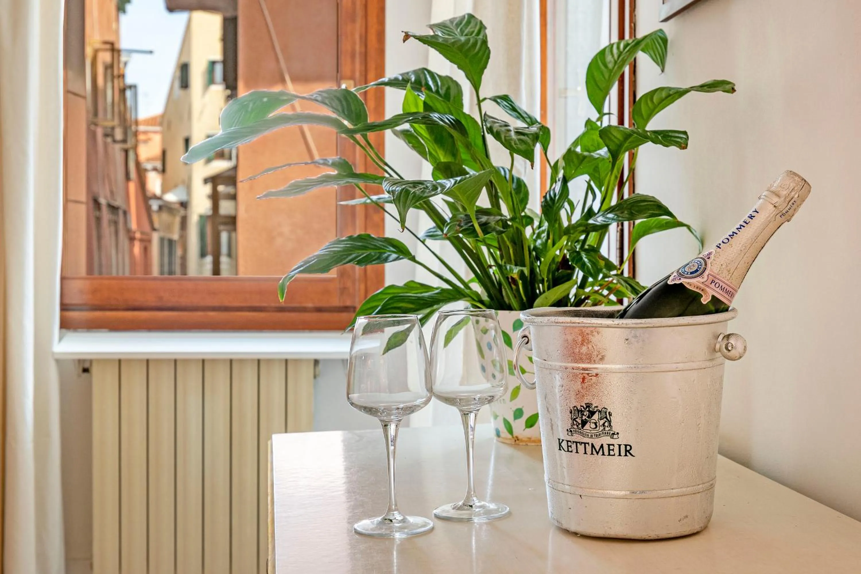 Library in San Luca Flats