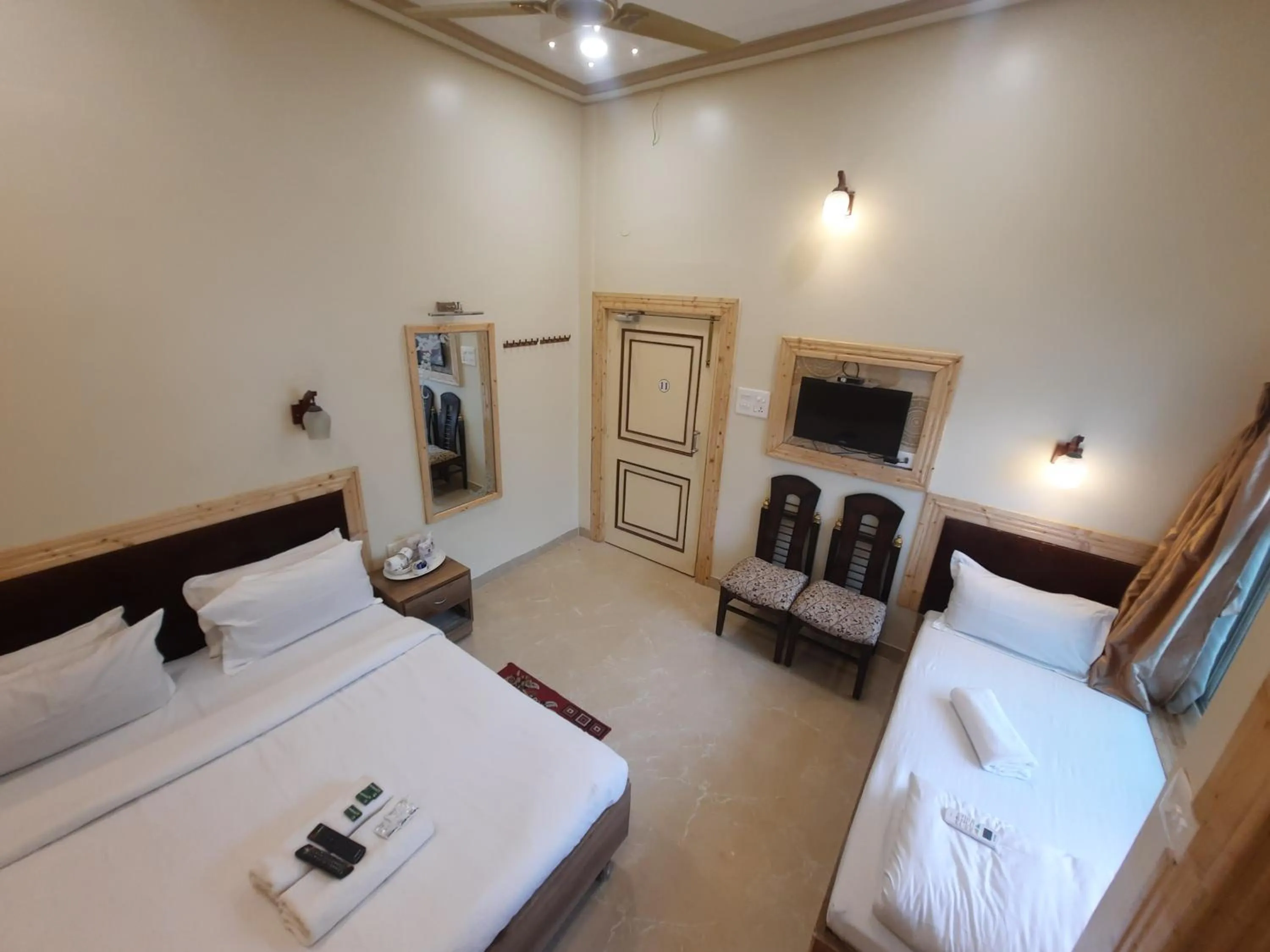 Photo of the whole room, Bed in Hotel Temple On Ganges