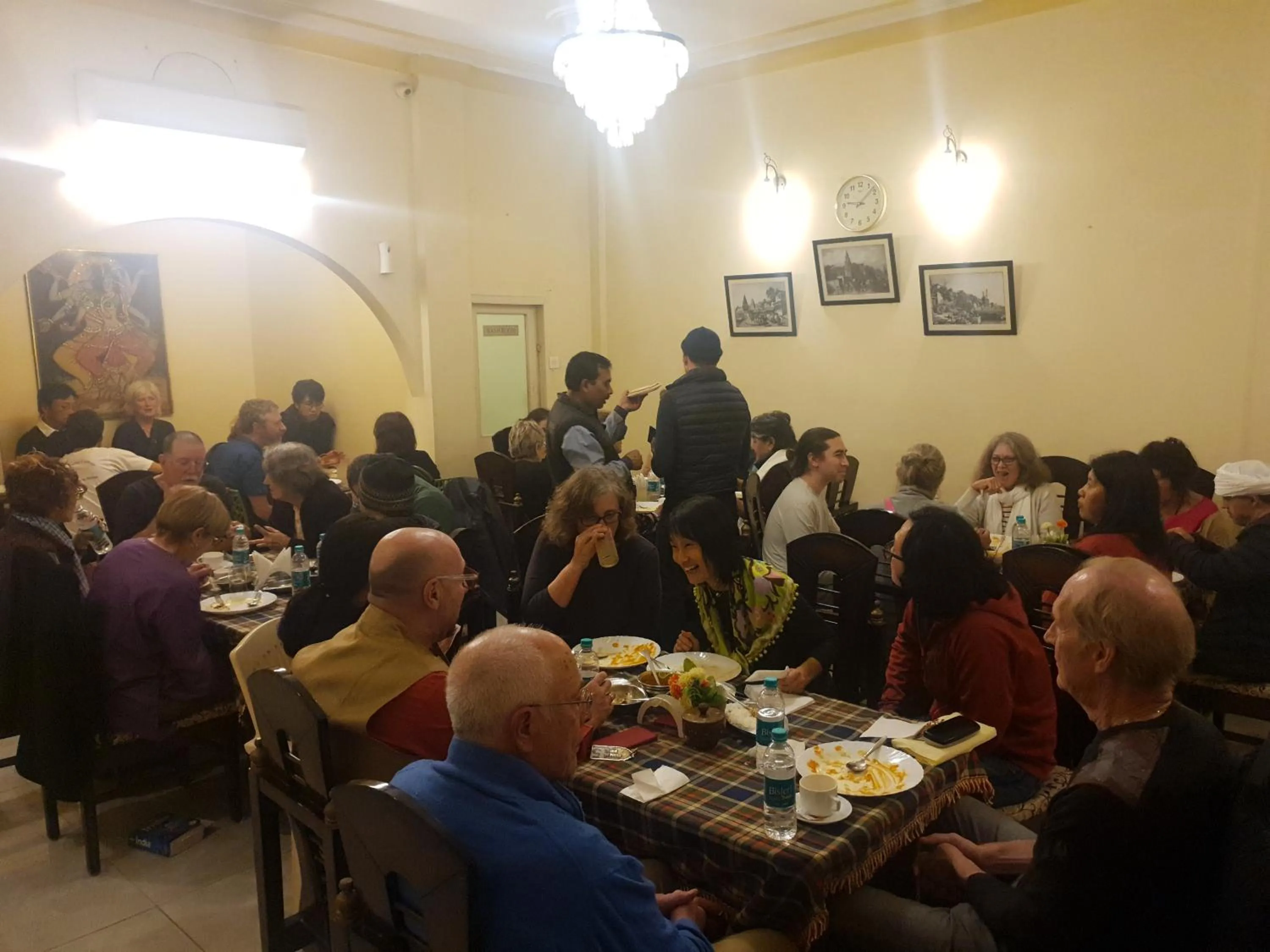 Restaurant/places to eat in Hotel Temple On Ganges