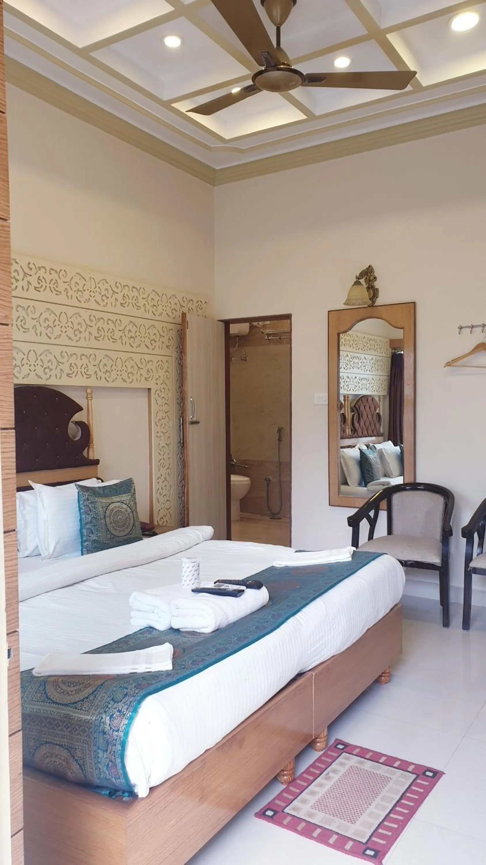 Bedroom, Bed in Hotel Temple On Ganges