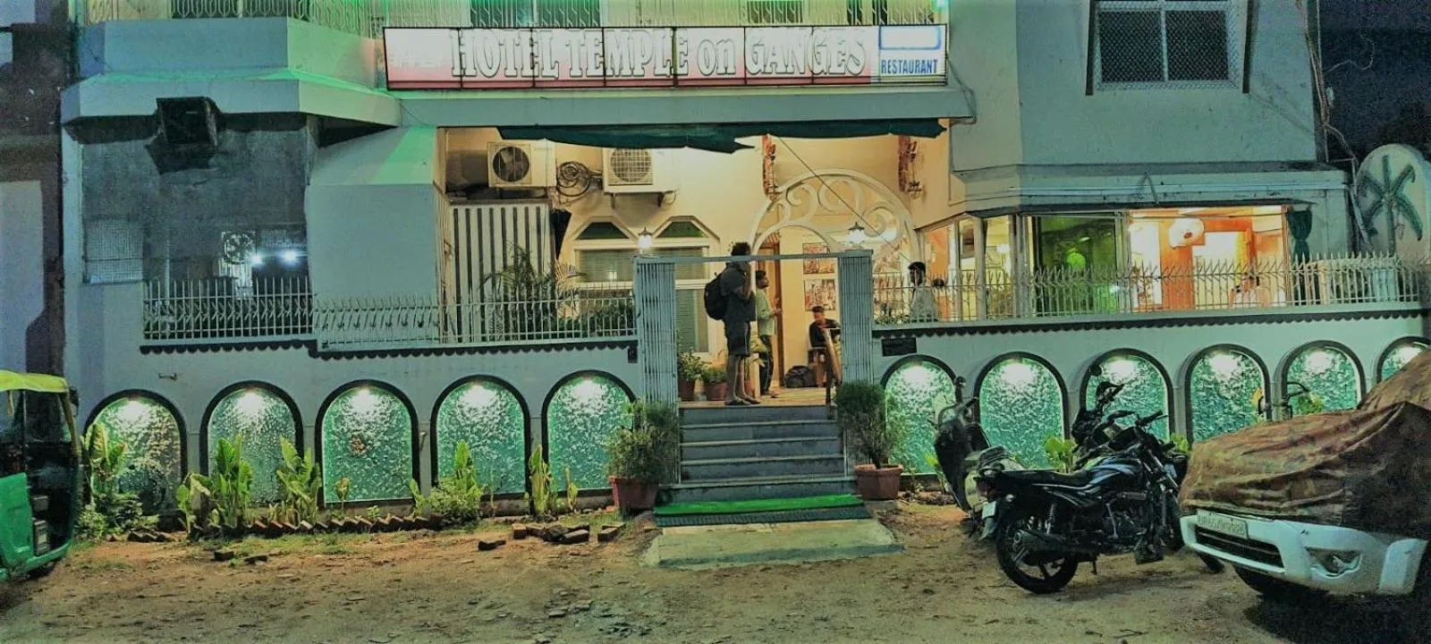 Property building in Hotel Temple On Ganges