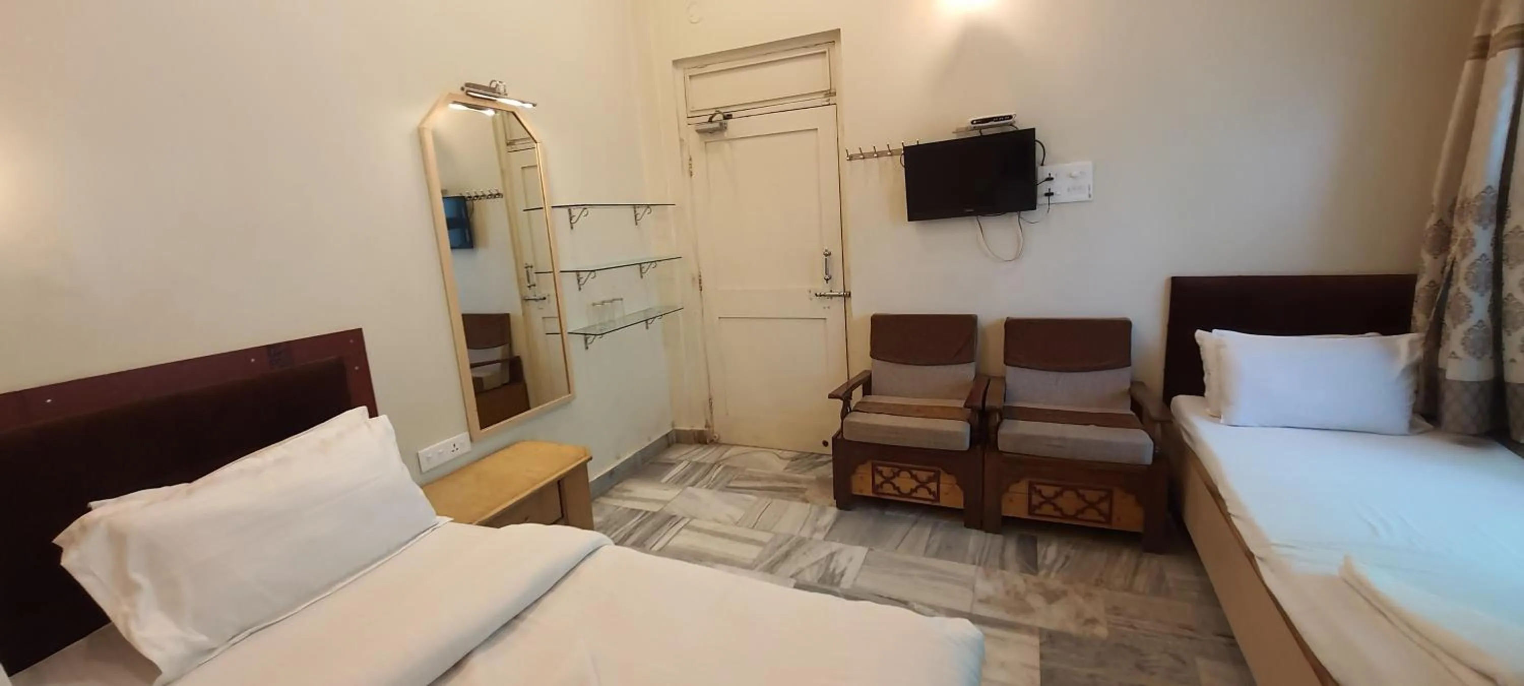 Photo of the whole room, Bed in Hotel Temple On Ganges