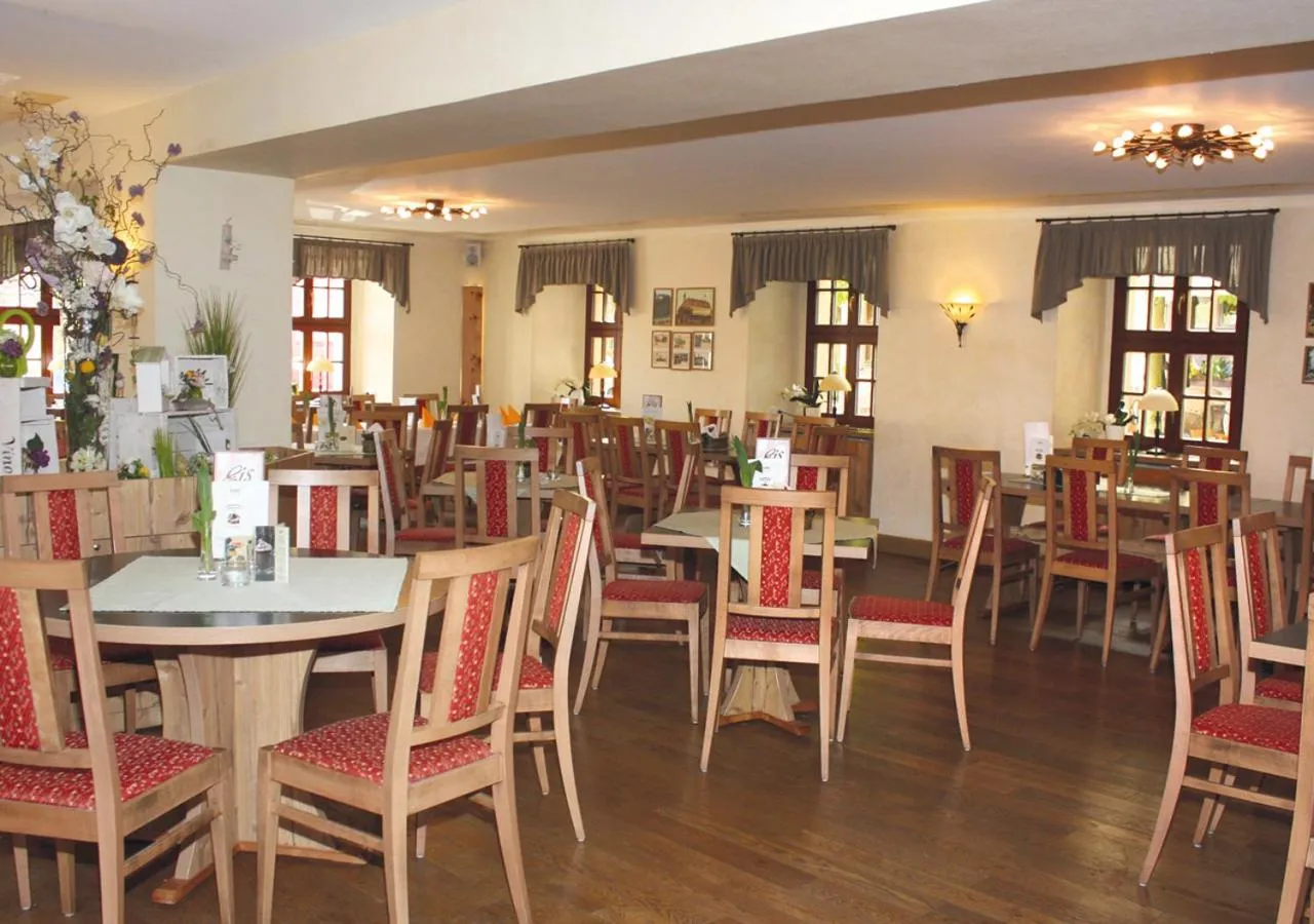 Restaurant/places to eat in Schlossgasthaus Lichtenwalde