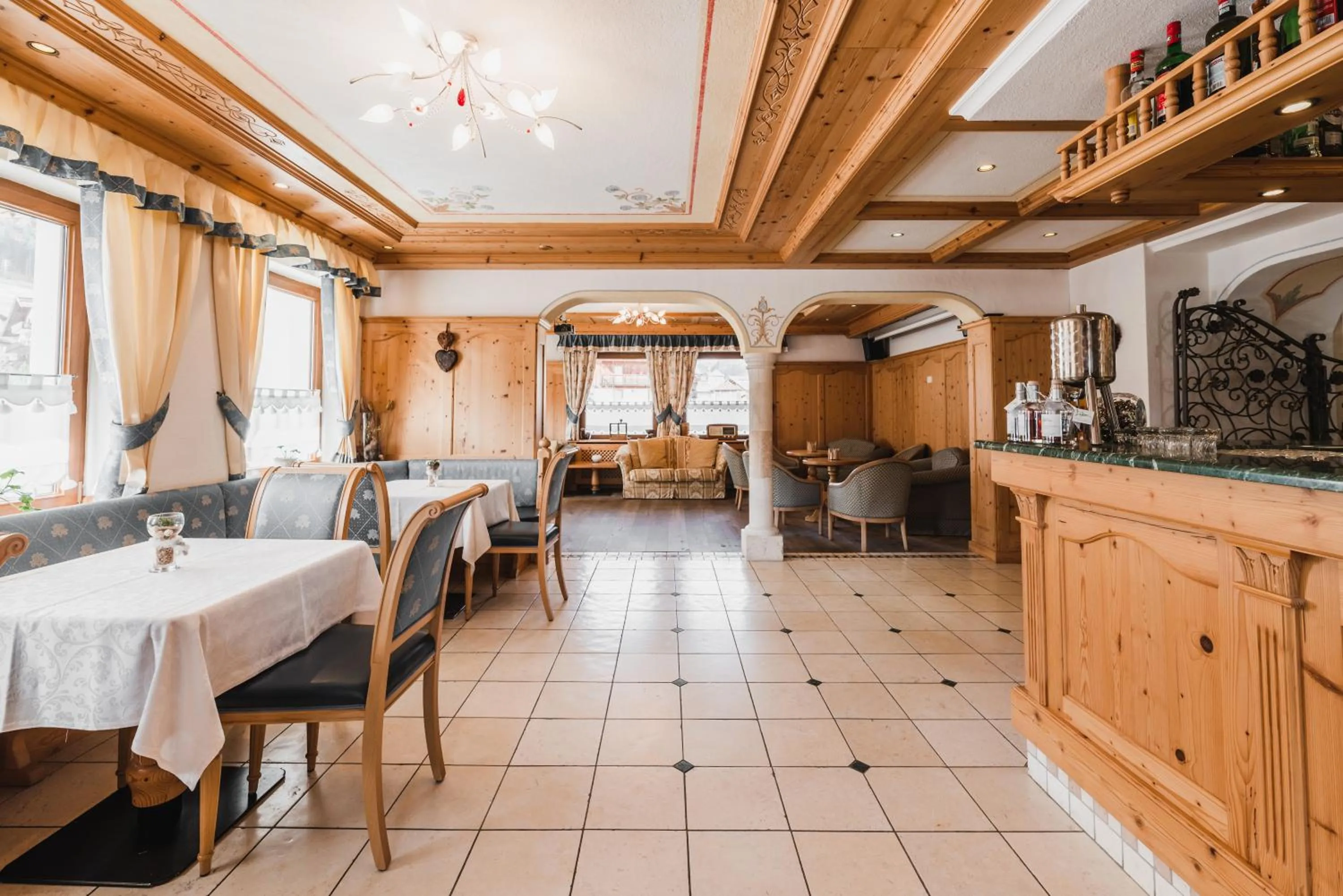 Lounge or bar in Hotel Arnika