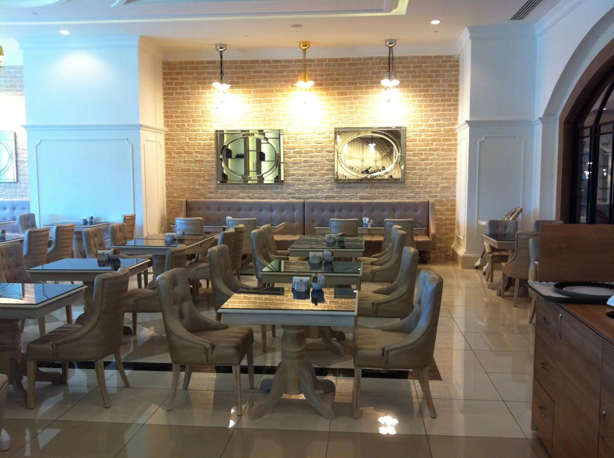 Restaurant/places to eat in Delphin Imperial Lara