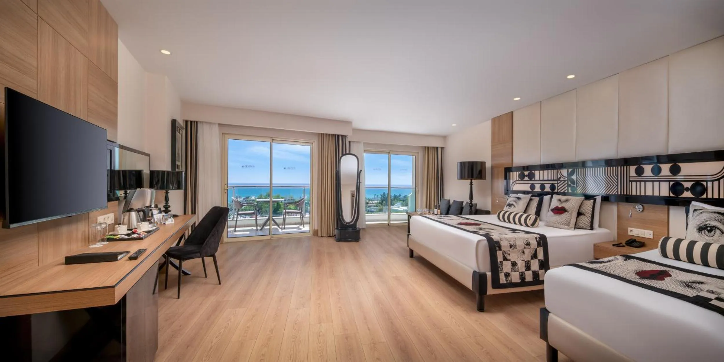 Photo of the whole room, Bed in Delphin Imperial Lara