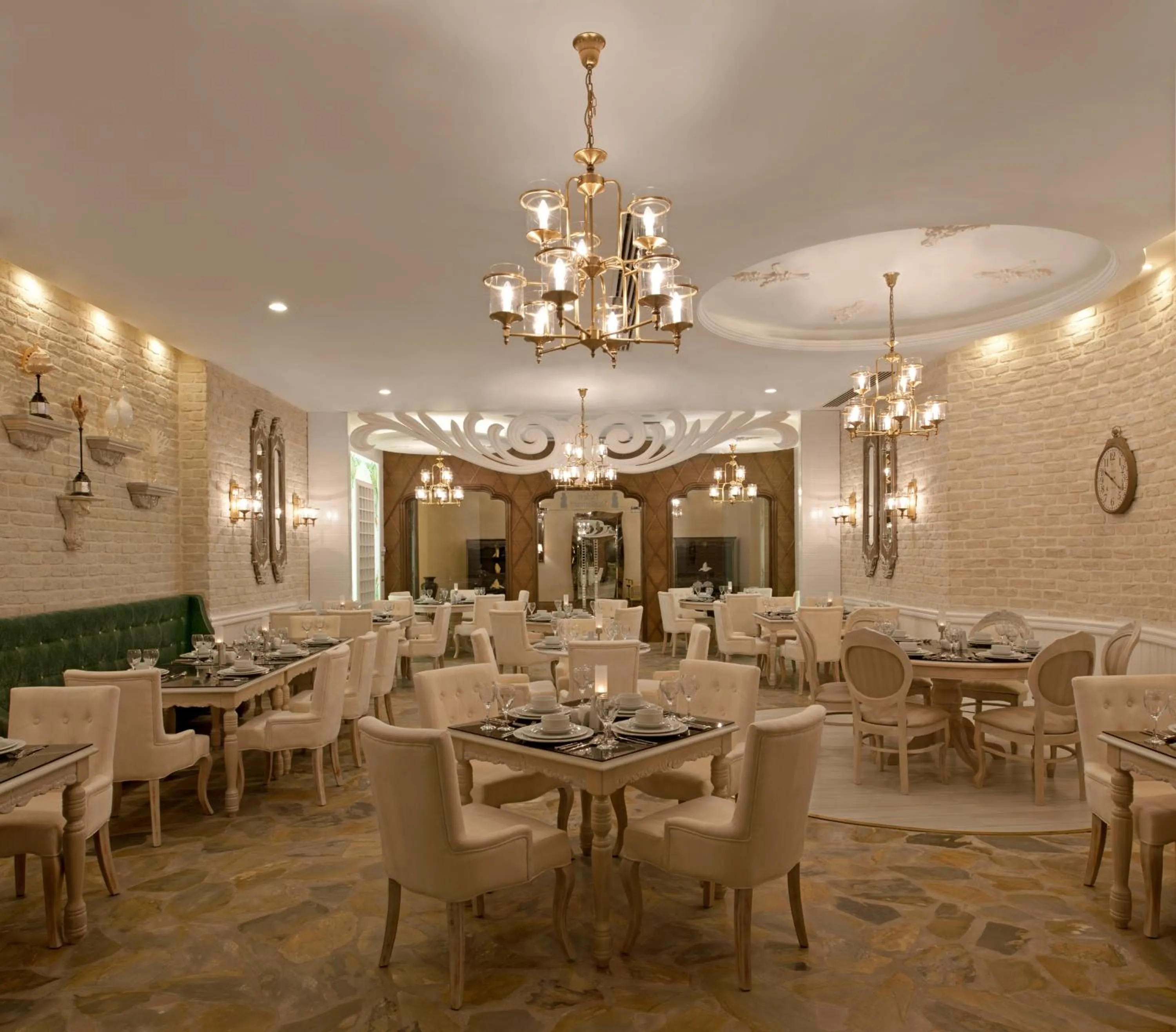 Restaurant/places to eat in Delphin Imperial Lara